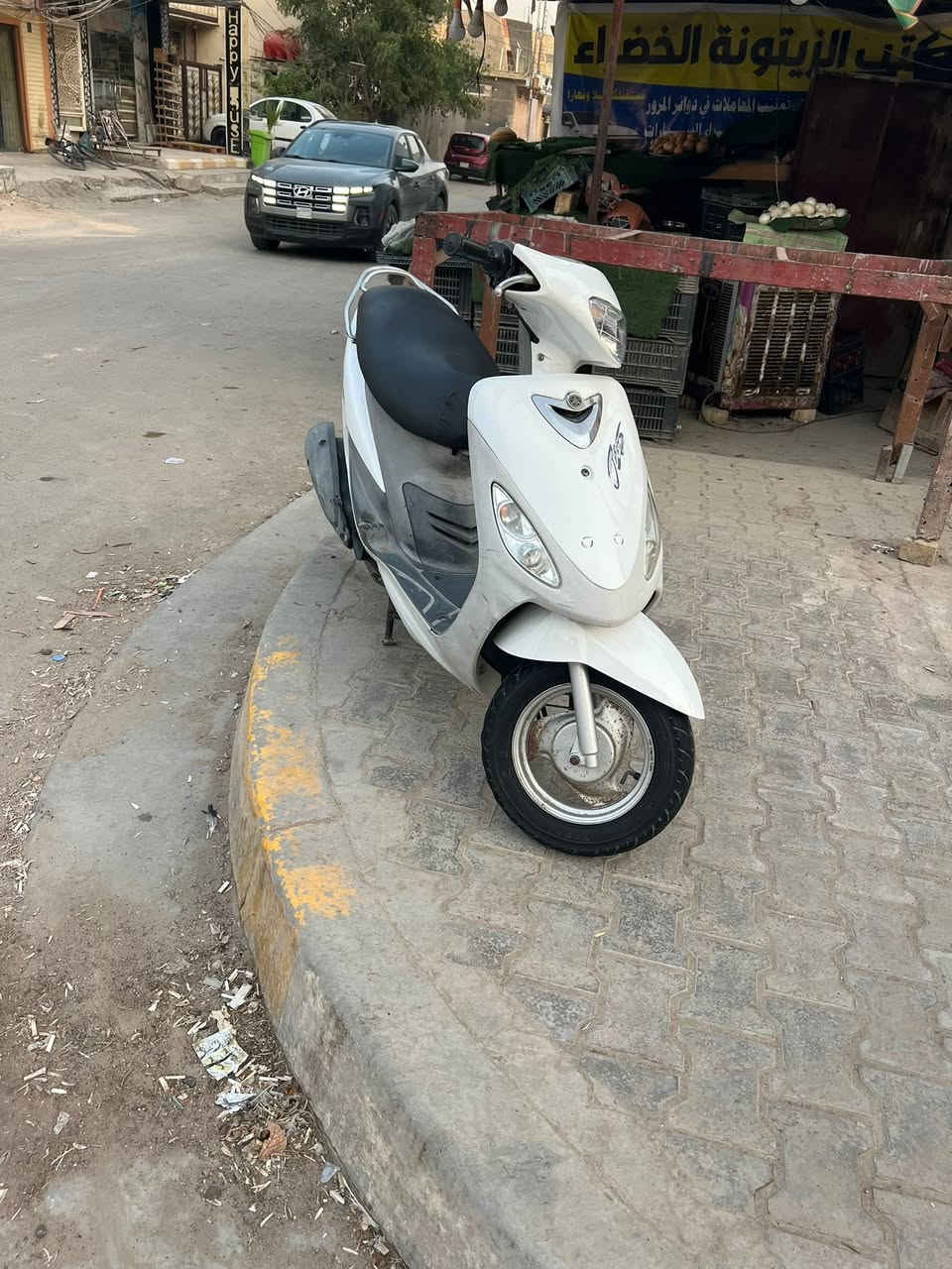 سلام عليكم دراجه ماكس منغولي وكاله ما بيها اي نقص كلها شغاله انضف من الصوره جديده سعرها ٧٠٠ وبيها مجال حق الجيه بلاديه ٤٩ مكيناتها بلادي مكاني حله حي الشاوي الرقم 
***********
