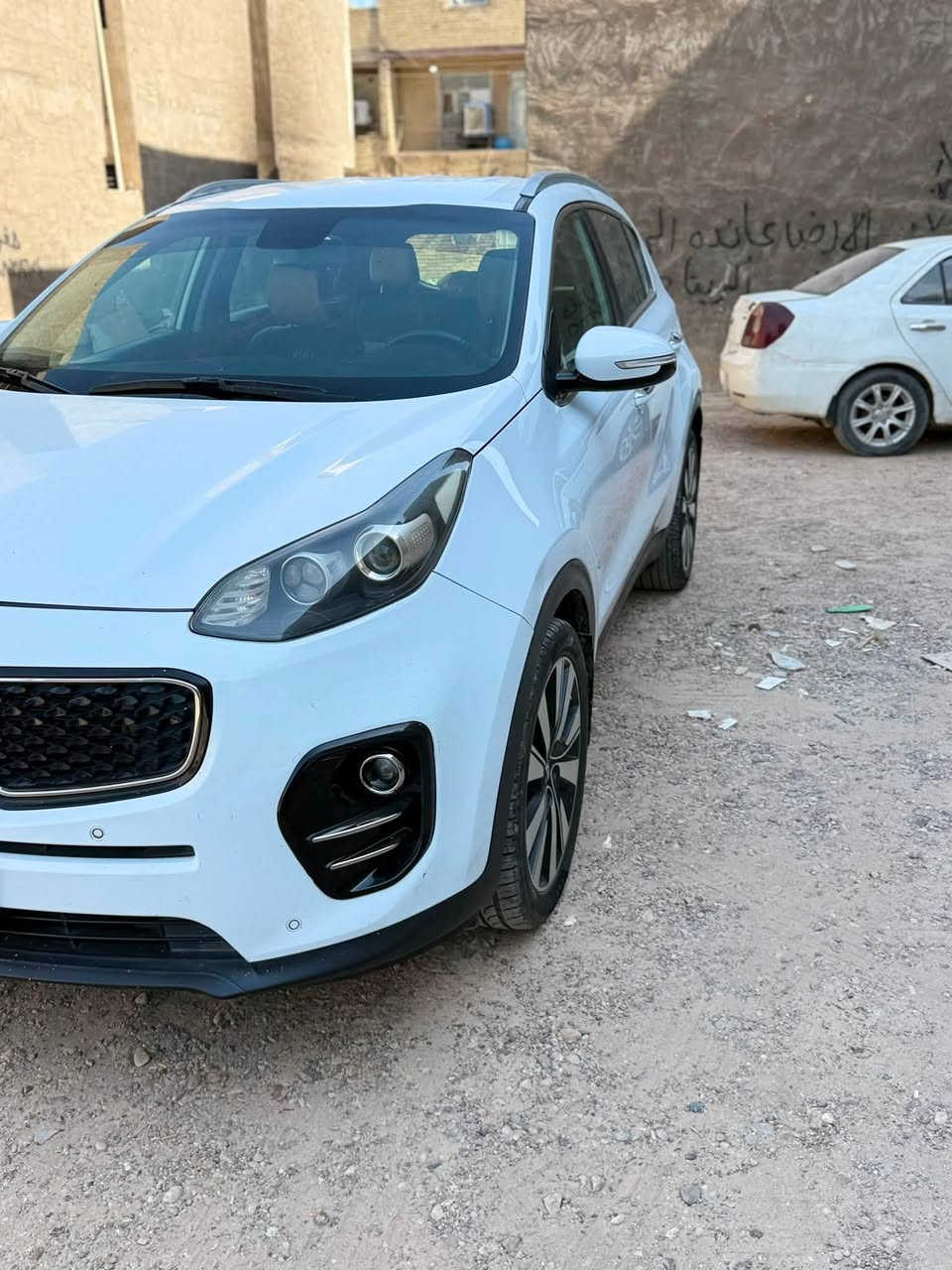 سبورتج 2016 خليجي مواصفات ‏عادية هيّا ‏المعروف عليها المكينه 2000 دوش مكفوله السياره من والفتح والتبديل ماشيه (80) الف حقيقي شرط الفحص مري شفط جام السياره نظيفه بيها ملاحظات بسيطة مكينه كير حدادية كفاله رقم بغداد تريد تحويل تريد وكاله مكان السياره الدورة شارع 60 السعر(167) وبيها مجال شي بسيط ما متواجد على النت اتصل بالخدمة ***********

