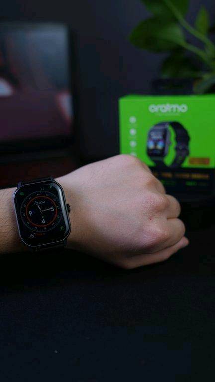 ساعة أورايمو الذكية كروم فاتح oraimo Watch 5
الشاشة والتصميم
الشاشة: شاشة TFT تعمل باللمس بالكامل مقاس 2.01 بوصة، بدقة 240×296 بكسل، ونسبة شا﻿شة إلى هيكل تبلغ 88.8%.
الحماية: زجاج باندا المقوى المقاوم للخدوش، مما يضمن متانة عالية.
التصميم: هيكل معدني من سبيكة الألومنيوم مع تاج رقمي من الفولاذ المقاوم للصدأ، بسمك 10.8 مم ووزن 41.4 جرام.
اللون: كروم لايت أنيق.
البطارية والأداء
السعة: بطارية ليثيوم بوليمر بسعة 300 مللي أمبير.
زمن الاستخدام: يصل إلى 7 أيام من الاستخدام العادي.
زمن الاستعداد: حتى 30 يومًا.
الشحن: يكتمل الشحن خلال 3 ساعات باستخدام شاحن 5 فولت/100 مللي أمبير.
الاتصال والتوافق
الاتصال: بلوتوث 5.2 مع دعم المكالمات اللاسلكية.
التطبيق: متوافق مع تطبيق Oraimo Health المتاح على Google Play وApple
الصحة واللياقة
مراقبة الصحة: مراقبة معدل ضربات القلب، قياس مستوى الأوكسجين في الدم (SpO₂)، تتبع النوم، ورصد التنفس.
أوضاع الرياضة: أكثر من 105 وضع رياضي مختلف.
مقاومة الماء والغبار
المعيار: مقاومة للماء والغبار وفقًا لمعيار 1ATM، مما يجعلها مناسبة للاستخدام اليومي والأنشطة الرياضية المعتدلة.
واجهات الساعة والميزات الإضافية
الواجهات: واجهات ساعة مُولدة بالذكاء الاصطناعي، مع إمكانية تخصيص الواجهة أو تحميل واجهات جديدة عبر تطبيق Oraimo Health.
الميزات الإضافية: ساعة عالمية، مؤقت، عداد خطواط، آلة حاسبة، العثور على الهاتف/الساعة، التحكم في الموسيقى، منبه، مصباح يدوي
السعر /30الف
للطلب او استفسار عبر خاص او انستا Turab_Store او رقم ‎***********
توجد خدمة توصيل لجميع المحافظات 5,000