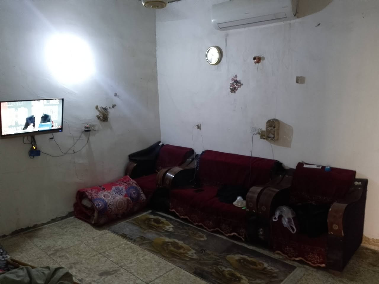 السلام عليكم دار للبيع يتكون
العنوان الشعب حي البساتين
السلام عليكم دار للبيع يتكون من غرفه+استقبال+وملحقاته السعر ٣٥ ***********
