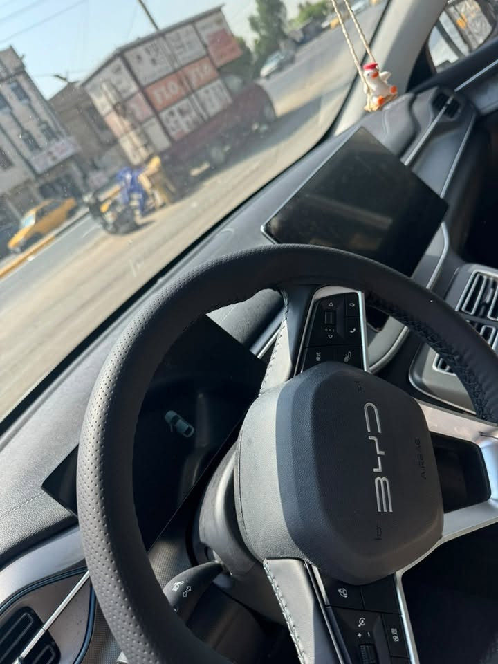 السلام عليكم
byd دستروير2025
ماشيه 11.900
بدون حادث
بدون صبغ
تكحيل اسفل الدعاميه 
وطخه كد اصبعين بلبنيد وممبينه
المكان الاعظميه
السعر 21.200 وبيها مجال للطيبين

***********
