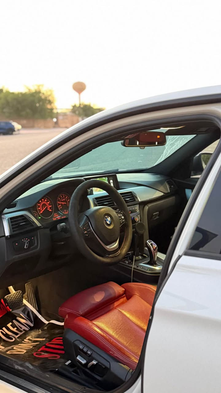 Bmw. 328i lexury edition 2016
ماشيه ١٠٦ الف ميل 
حادث جاملغ عكس السايق تبديل نفس اللون بدون اي صبغ
 فول مواصفات عدى الفتحة 
كشنات خزن ميموري
تبريد قطعتين 
مري كهرباء 
لايت ادابتف 
داخل قرميدي
شاشه جبيره
رادار امامي خلفي
كير مكينه مكفولات 
تبريد ثلج🥶🥶
حداديه جديده 
رقم بغداد الدولي
سعر 188وبيهة مجال مكان كربلاء حي الحسين
*********** كربلاء, العراق
