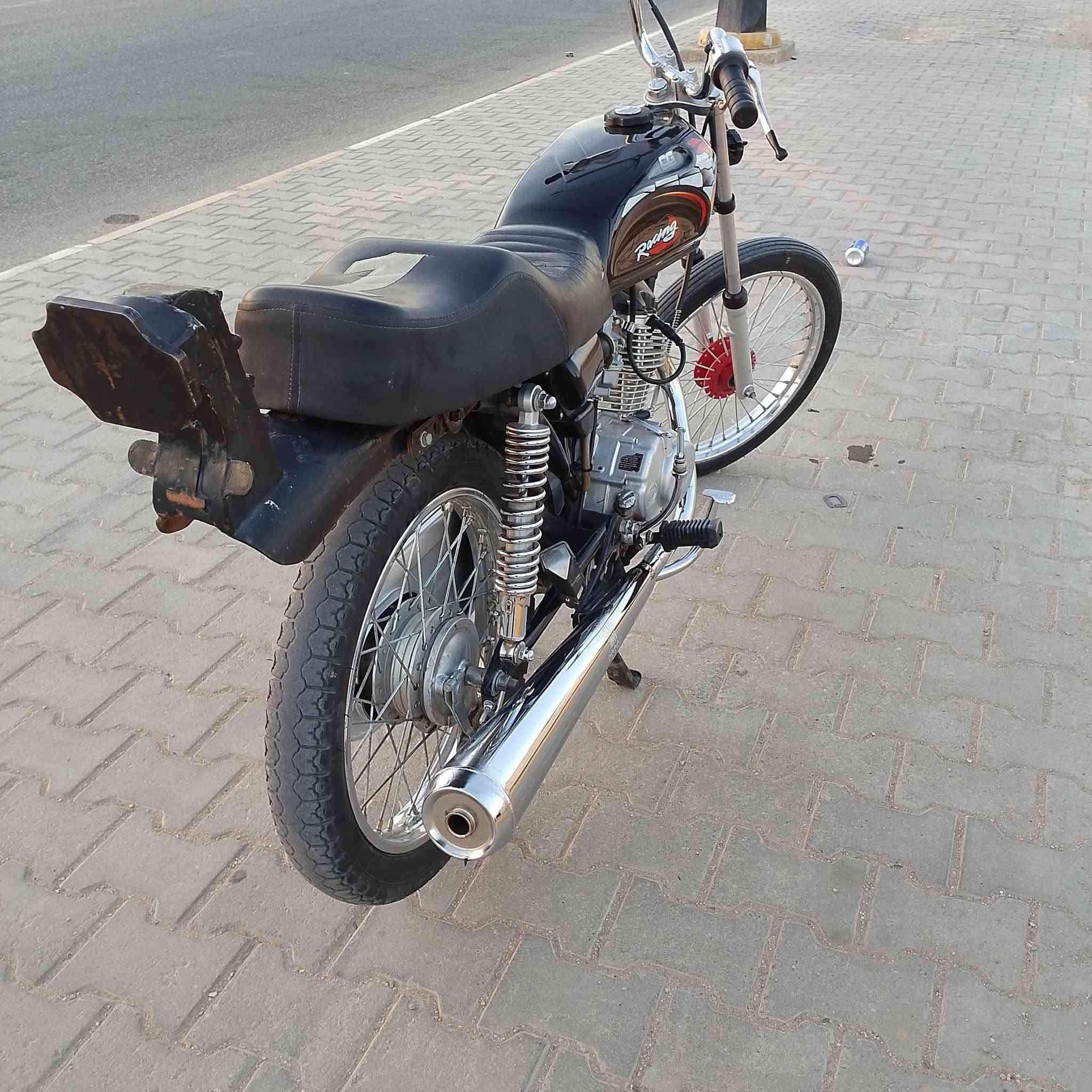 سلام عليكم دراجه نامه شاصي 22 مكينه 22 شاصي مكفول معدل خير من الله غراضه كله جديد كلك دراجه فقط مكاتبه مكاني رميثه سعر 600بيه مجال ***********
