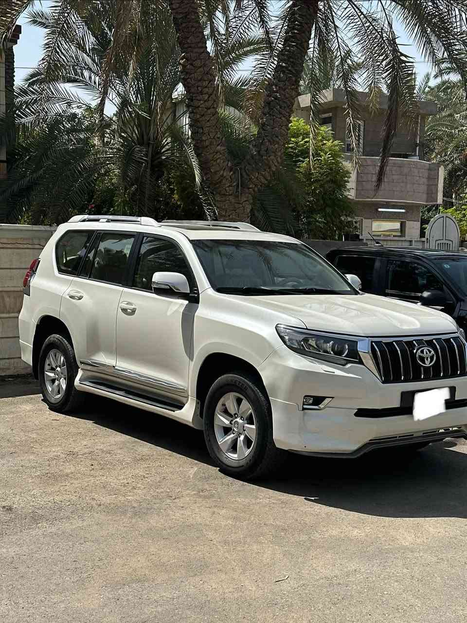 🚨 للبيع | تويوتا لاندكروزر برادو 2018 TXS خليجي 🚨

🔥 Prado TXS | خليجي | بغداد

📅 الموديل: 2018
🛣️ الممشى: 100,000 كم
خليجي
📍 رقم بغداد
⚙️ المحرك: 4.0 V6 – 6 سلندر
🏎️ القوة: 271 حصان تقريباً
🔄 ناقل حركة: أوتوماتيك 6 سرعات
🚙 دفع رباعي 4×4
👨‍👩‍👧‍👦 7 مقاعد

✨ المواصفات:

• فئة TXS
• مقاعد جلد
• فتحة سقف
• بصمة وتشغيل ذكي
• تشغيل عن بُعد
• كاميرا خلفية
• حساسات خلفية
• مثبت سرعة
• شاشة
• تحكم أوتوماتيكي بالمناخ
• مقاعد كهربائية
• إضاءة LED
• تحكم بالمقود
• نظام مانع انزلاق
• صف ثالث
• وغيرها من مواصفات الـTXS

🔧 الحالة:

السيارة مكفولة من كل شيء، وما عليها إلا:
• صبغ بسيط جداً بالدعامية الامامية 
وبارد بسيط بالباب الخلفية 
• بعض الملاحظات البسيطة جداً فقط

والسيارة بشكل عام نظيفة ومحافظة.

💰 السعر: 37,500 دولار

📍 الموقع: بغداد – قرب جزيرة بغداد السياحية

📞 للاتصال والاستفسار:
***********

الفحص على المشتري، والسيارة حاضرة للفحص والمعاينة.
