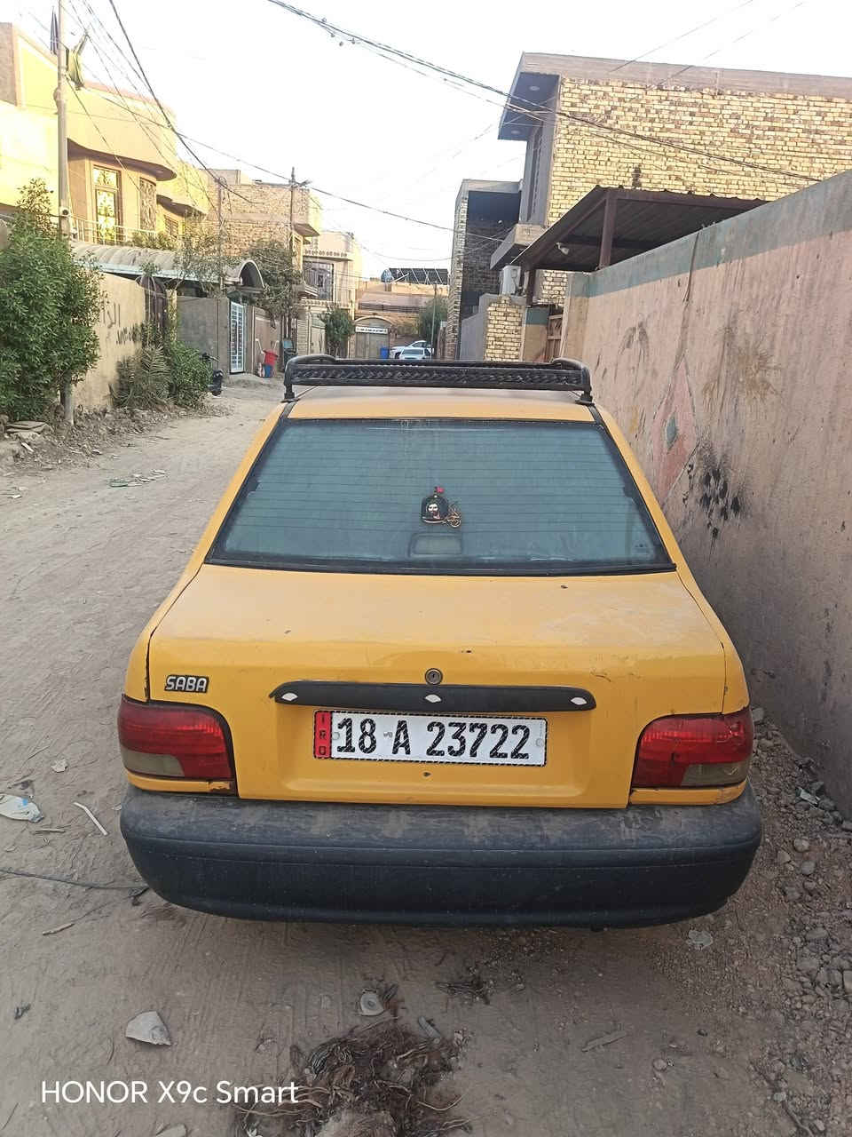 سلام عليكم سياره سايبه للبيع موديل 2011 المكان حله حي الشاوي سياره مابيه اي خياس شواصي نظيفه الكير يفلت و4و2 مكينه نظيفه السعر 16 وبيها مجال بسيط الرقم ***********

نص مكتوب في الصور:
- HONOR X9c Smart