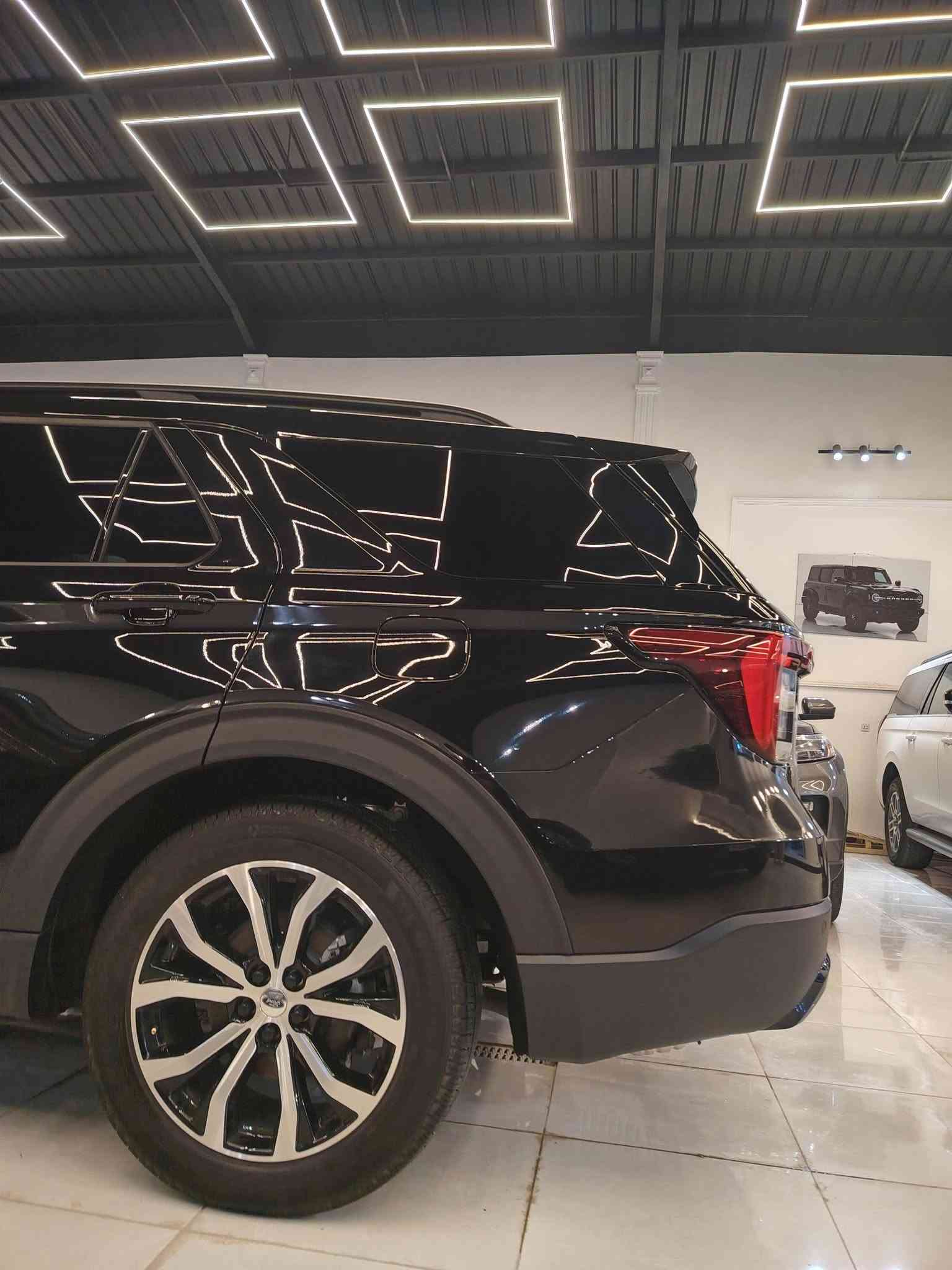 𝐏𝐋𝐀𝐓𝐈𝐍𝐔𝐌 𝐂𝐀𝐑𝐒 𝐂𝐎𝐌𝐏𝐀𝐍𝐘
سامراء شارع كراج بغداد قرب فلكة العلوة 
 𝐅𝐎𝐑𝐃 𝐄𝐗𝐏𝐋𝐎𝐑𝐄𝐑 2025
🪩 الفئة : ST LINE 
🪩 الموديل : 2025
🪩 المسافة المقطوعة : 2000mile 
🪩 اللون : اسود
🪩 حجم محرك :: 4 سلندر حجم 2300 توربو
🪩 كافة الايرباكات سليمة 100‎%‎
🪩 الضرر : تبديل قبق جنطة بلادي بدون صبغ
🪩 اللوحات :  كاتي تترقم شمالي فقط 
🪩 المواصفات
▪️بصمة تشغيل 
▪️دخول ذكي 
▪️تشغيل عن بعد 
▪️كشافات ضباب 
▪️كود قفل الباب 
▪️كامرات 360°
▪️رادار 360°
▪️ مرايا قابلة للطي كهربائيا
▪️ نظام دفع ثنائي
▪️ صندوق شفط كهربائي
▪️ تحذير تصادم 
▪️ اوتو بارك
▪️ شاحن هاتف وايرلس ( لاسلكي )
▪️ شفتات استيرن
▪️ استيرن تدفئة 
▪️ كشنات جلد
▪️ كشنات تدفئة
▪️ سستم سماعات Bang&Olufsen 
▪️ هاند بريك بصمة
▪️ اوتو ستارت Auto Start
▪️ اوتو ستوب Auto Stop
▪️ شاشة لمس كبيرة شكل جديد
▪️ شاشة دشبول ديجيتال
▪️ حساسات امامية+خلفية
▪️ ويل حجم 20 شكل جديد
▪️ نظام الملاحة والخرائط (Navigation)
▪️ مانع انزلاق+ABS 
▪️ كشن متصل    
                
 🪩 طلب السعر بالتعليقات
