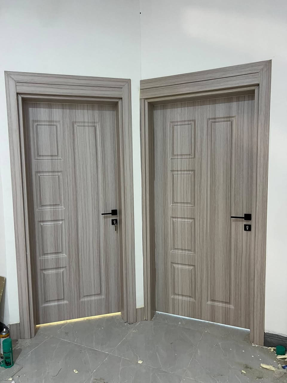 🚪 معرض الرحمه للأبواب الحديثة 🚪

✅ أبواب حصينة قوية ومضمونة
✅ تصاميم حديثة تناسب جميع الأذواق
✅ ألوان وموديلات متنوعة
( نحن مسؤولون عن النقل والتركيب )

لا تضيع الفرصة، اجعل باب منزلك عنواناً للأمان والفخامة.
العنوان: كركوك قضاء الحويجة

📞 راسلنا الآن للحجز والاستفسار          
    رياض          *********** 
مروان          ***********

معرض الرحمه للأبواب الحديثة

نص مكتوب في الصور:
- HONOR X9c