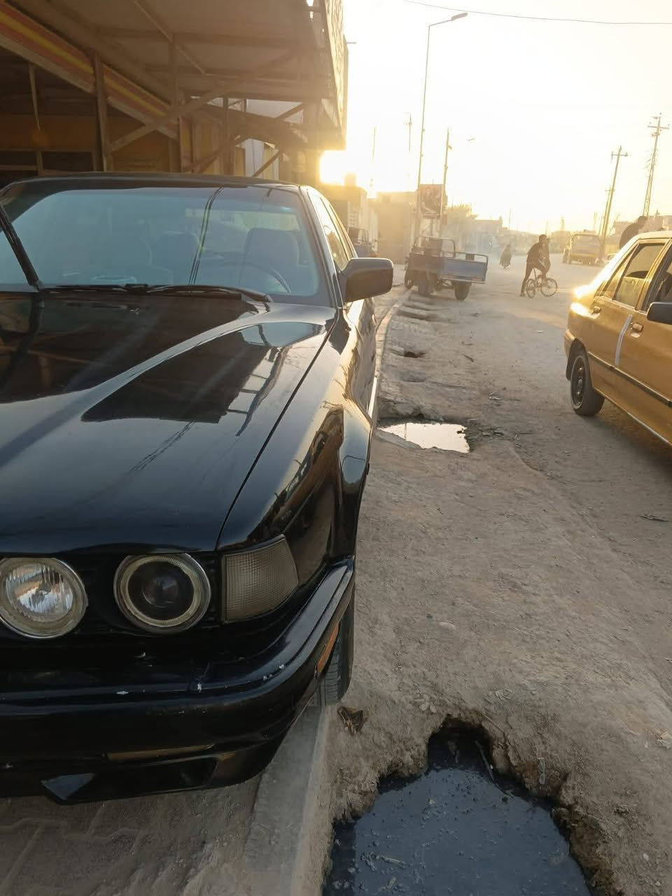 السلام عليكمBMW 1993
اصل 730 كفاله من الضربه والتبديل  والخياس

رقم دهوك بأسمي  تريد تحويل او وكاله ثاني يوم هزه جديده صارله سبوعين 

محرك V8 اصل شرط لا بخار ولا تنقيص جديد

كير  شرط جديد تبريد ثلج حداديه جديده تخم تاير جديد

منضومه زنون عالي 

كهربائيات كلها شغاله ع وضع الشركه شرط ولا كلوب طافي

ما تصرف عليه ولا الف

داخل السياره  نضيف

مصبوغه جماليه فقط

السعر 48  وبيها مجال 

عنوان الديوانيه ***********
