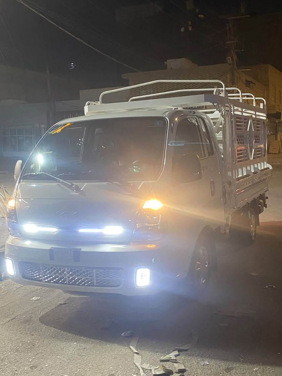🚨🚨 أنتباه أنتباه أنتباه 🚨 🚨
          💰💰 البيع نقد فقط 💰💰  

 كيا K2700 موديل 🛑2025🛑 ماشيه 30 الف KM

كفاله عامه حتى من الشخط مكفوله 

المواصفات 
 
✳️محرك ديزل 2700 
✳️كير  يدوي 5 سرعات 
✳️مقاعد جلد
✳️ تحكم مقود 
✳️ اشاره بالمري 
✳️ريموت كنترول
✳️ سنتر لوك 
✳️ حساسات خلفيه
✳️شاشة
✳️ زجاج كهرباء
✳️ كشافات ضباب أمامية
✳️ تدفئه تبريد 
✳️صندوق عدة
✳️ خزان ماء 
✳️ أزرار تحكم عبر المقود.

🟢 بيها دعاميه خلفيه مال وكاله ام لد ويه بريك

🟢 السياره فول سستم 
🟢سستم كامل مال 2025 العلامه الجديده
🟢تخم تاير جديد كوري المنشأ 
🟢 سياره جديده واحلى من الصور ما مشتغله فقط استخدام شخصي 

🟢 للاستفسار عن السعر ‭***********‬
