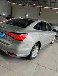 ام جي 5 2024 لون سلفري السيارة عليهة منظومة غاز ايطالية مع حاقنة زيت ا...