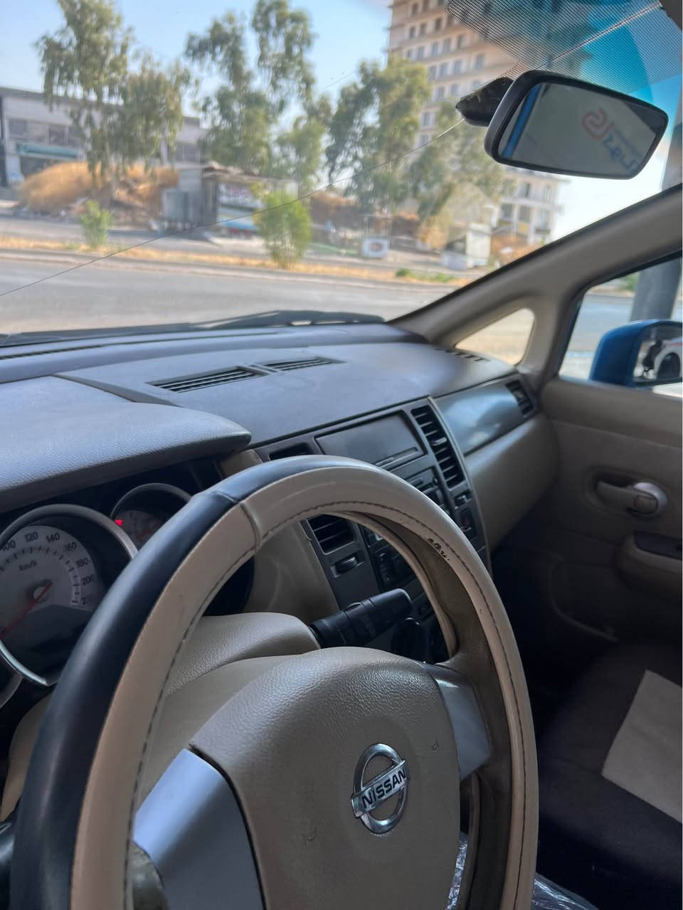 نيسان تيدا موديل ٢٠٠٩ پينج پارچة بوياغ گير و مةكينة بة شةرت *********** أربيل, العراق

