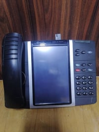هاتف IP • شاشة كبيرة