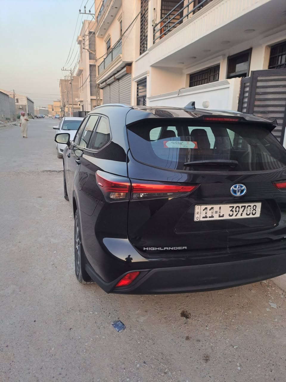 السلام عليكم
تيوتا هايلندر 2023 وارد عبداللطيف جميل
فول مواصفات GLE
2.5 هايبرد 
ماشية 33 الف كيلو
فتحة سقف
كراسي جلد + كرسي السائق كهرباء
ثلاث قطع تبريد
شاحن لاسلكي 
انارة LED بالكامل
رادار امامي تتبعي وتفاعلي 
تحديد مسار
مثبت سرعة 
مراية جانبية  بخاصية الطي الكهربائي
صندوق كهربائي
شاشة + كامره خلفية
5 ويل كب
جام اوتو بالكامل

السياره بيها جاملغ امامي مبدل باصلي نفس اللون
ورصعة معدلة بارد بالجاملغ الخلفي

سعرها 32000$ قابل للنقاش

***********
