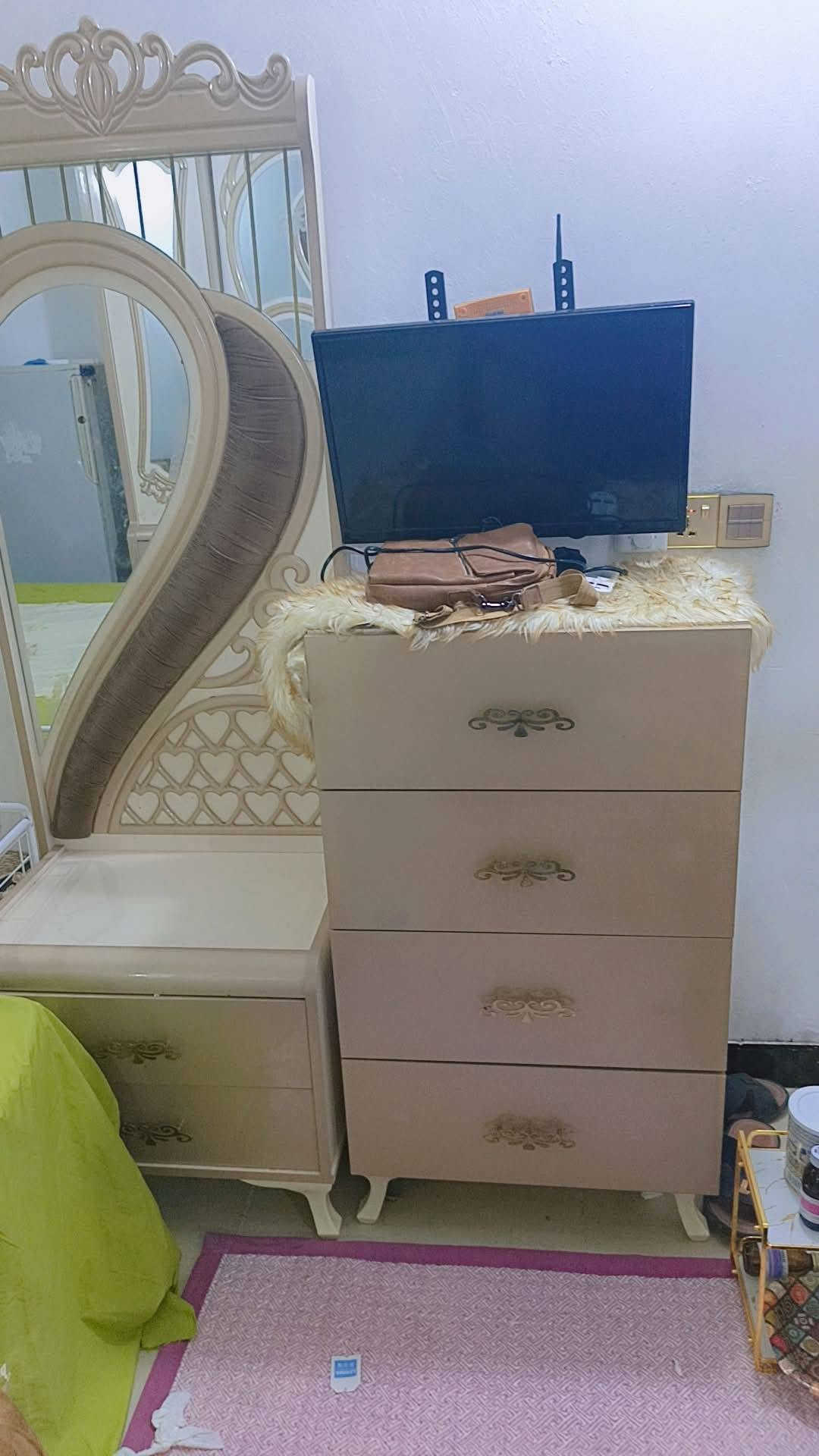 ٩ قطع • قلب حب • بيج فاتح