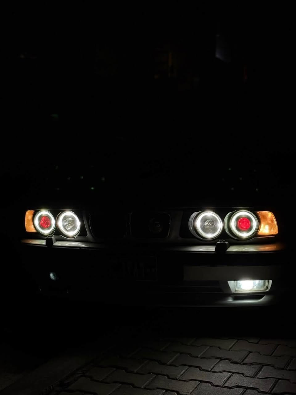 BMW🇩🇪
مۆدیل 1991 
525گێڕ عادی
ئاڕم پلاستیک دهۆک 
گێڕ و مەکینە بەشەرت
ویل حەسیر 4 تایە حەفتەیەکە بەستراوە
لایت ئەڵقە
دەعامی پشت و پیشی Mە
تەبرید سارد و گەرم 
بێ مەسرەفە  تازە ڕونی گۆڕاوە. 
سعری ٣٤ وەرەقە یەک تۆز معامەلە 
شوێن.  کۆیە 
***********
