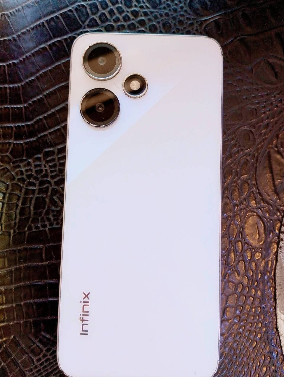 سلام عليكم جهاز infinix الذاكره 64 مع ذاكره داخليه بطاريه 6000m الجهاز نظيف الكامره 16M مكاني بغداد السيديه السعر 90 الف وبي مجال ***********
