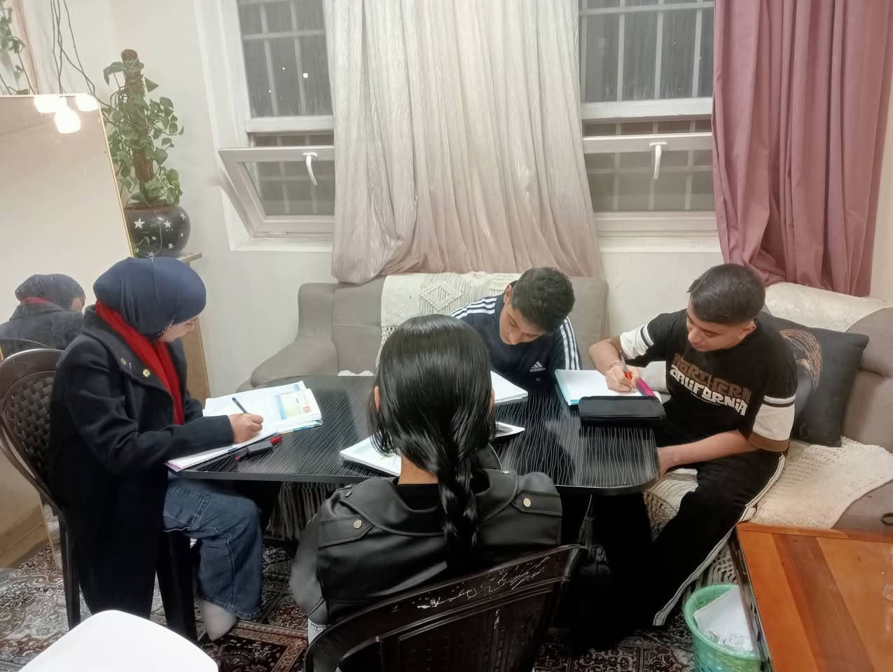 معلمة ابتدائيه
كافة المواد 
دورات لتعليم القراءة والكتابه  الانكليزيه 
دورات لتهيئة الاول الابتداىي 
دورات للمتلكئين في القراءه والكتابه العربيه 
استلام المكملين 
وتدريس المناهج 
نظام المفرد ونظام الحقيبه
B2
للحجز خاص او واتس اب ***********
