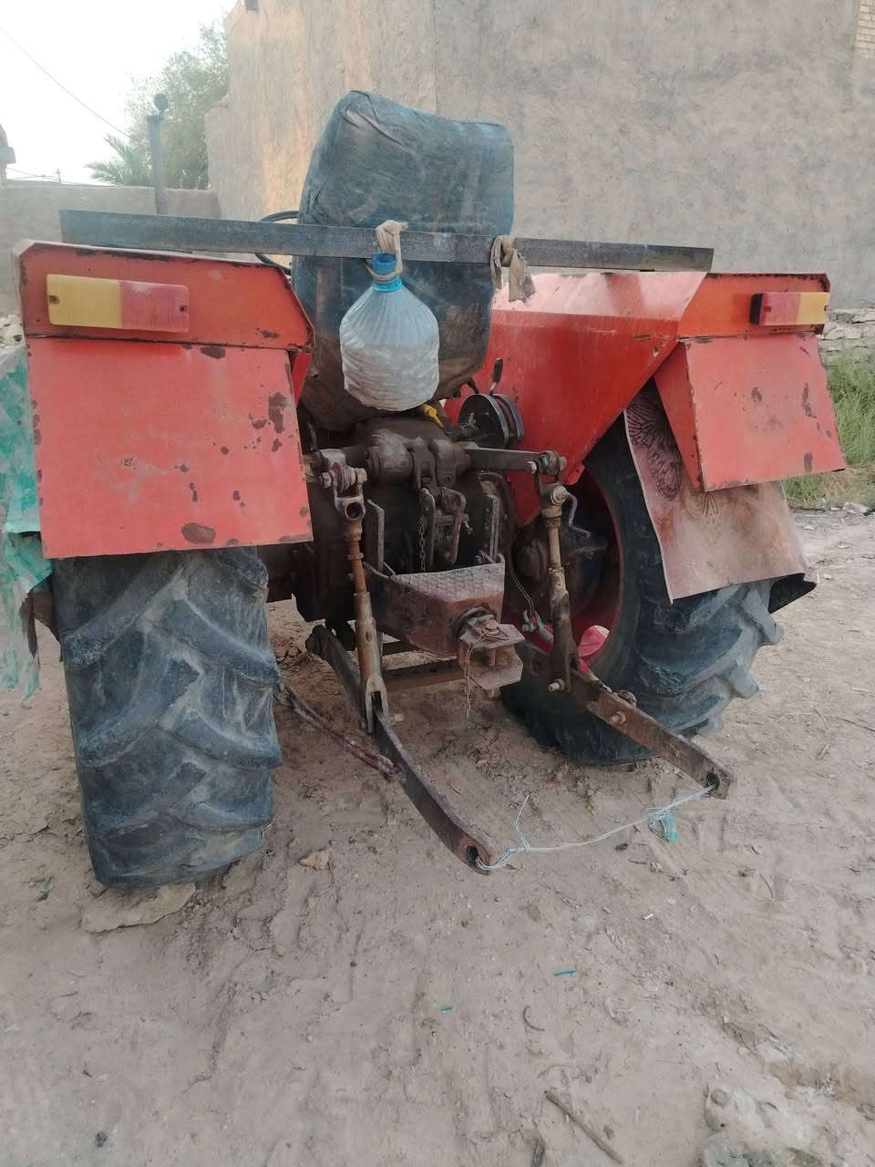 عنتر ٧١ مديل ٩٠ محرك وكير وكسن شرط جهاز رفع شرط ارقام وسنويه بدون تحويل تايرات فوك النص مع عربانه جاهزه ونج رفع جديد السعر اتصل ***********مكان السماوه
