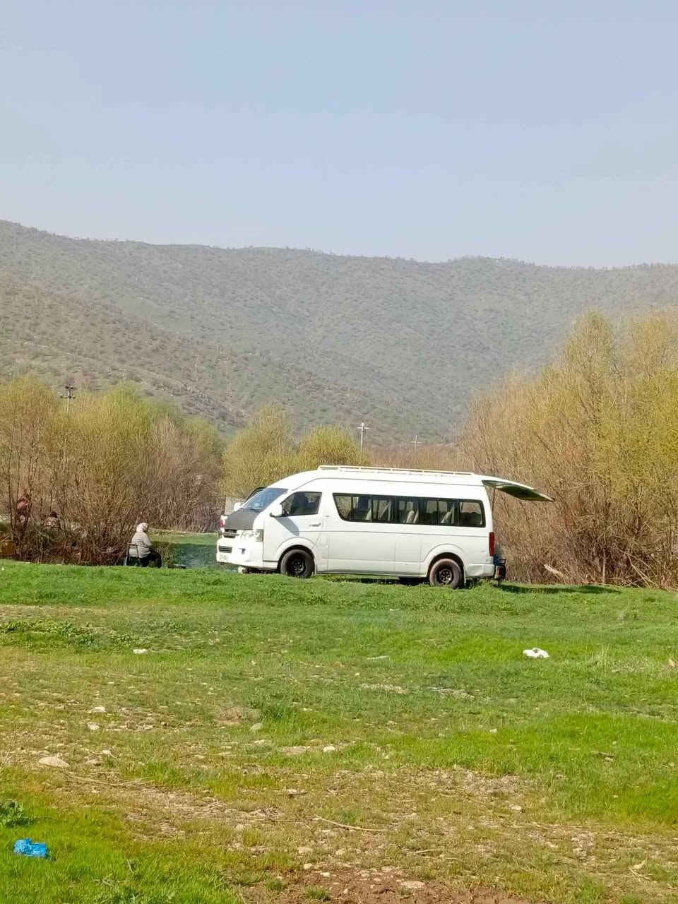 السلام عليكم كيه جنبي H2 مديل 17 مكينه لا تنقيص ولا تبخير حداديه خير من الله سياره حادثها باب سلايت معمر بس ممصبوغ  منضومه غاز سياره جاهزه فقط باب سلايت ممعمر وبيها هلالات بدايت خياس معروضه 140 وبيها مجال *********** اتصل  مكاني بغداد زعفرانيه
