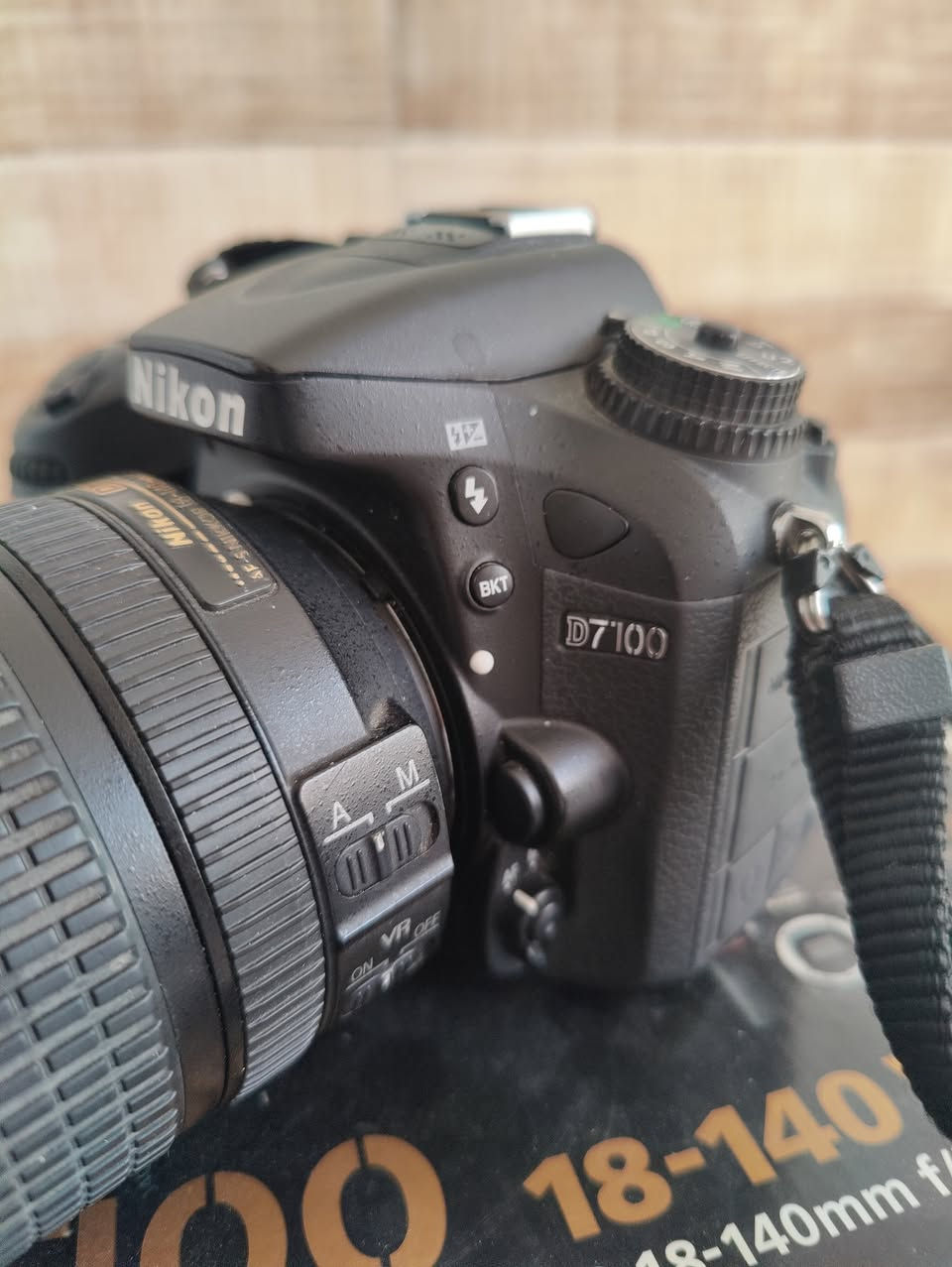📸 للبيع كاميرا نيكون Nikon D7100
🔹 استخدام قليل جداً، بحالة ممتازة وكأنها جديدة
🔹 جميع الملحقات كاملة
🔹 العدسة 18-140mm
🔹 رام + كيبل نقل + حزام كتف
📍 المكان: كربلاء
💰 السعر: 550 ألف 
      ***********
