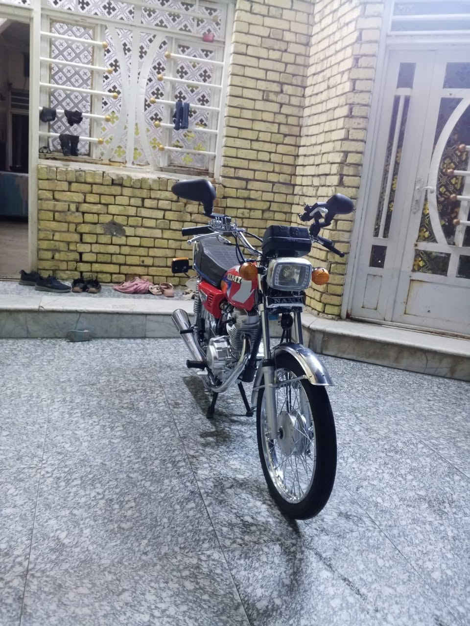 دراجه نامه وكيل صارله شهرين اوراق سكنر
جديده ونضيفه شوف العين 
السعر 925 وبيه مجال عنوان القطاع شارع المركز مقابيل مول سنابل اتصل وتدلل 
***********
