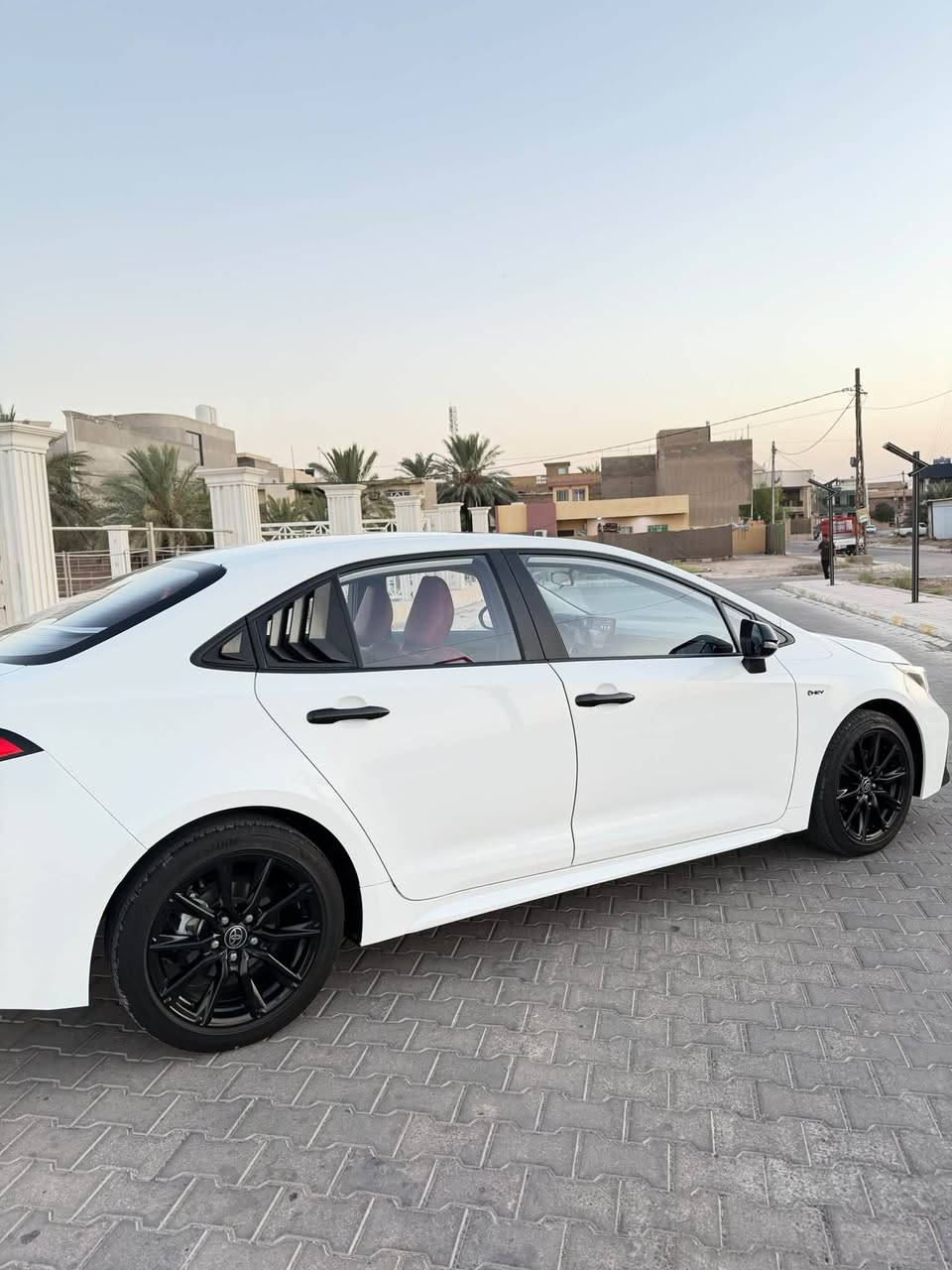 السلام عليكم كورلا تجميع صيني موديل ٢٠٢٥ فئه S الشكل الأمريكي الرياضي
ممشى السياره ٢٢ الف 
السياره كفاله عامه ماعدا أصبعين بارد بالهلال مال جاملغ الخلفي جهه السايق 
السعر ١٦٤ وبيها مجال 
مكان السياره واسط( الكوت)-بغداد متواجد 
***********
