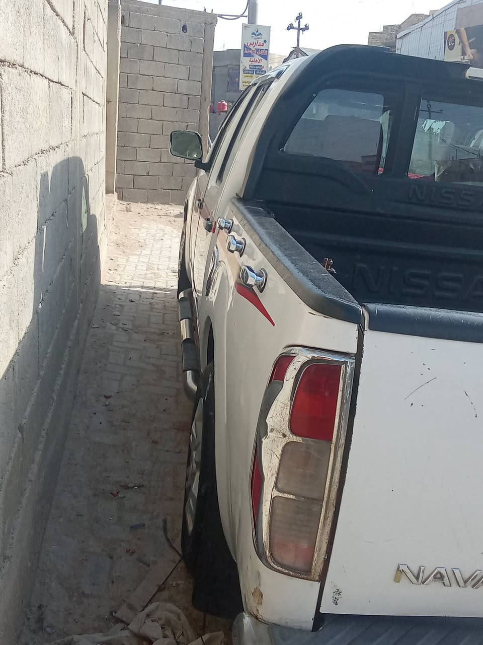 السلام عليكم سياره بيكم نيفارا للبيع موديل 2008سياره مكفوله ماعدا الجاملغ الايمين مبدل سياره بأسمي رقم جديد انكليزي مكينه بلاديه كير عادي العنوان البصره شط العرب السعر 77ورقه وبيها مجال قليل كلش حق الجيه رقم الهاتف ***********
