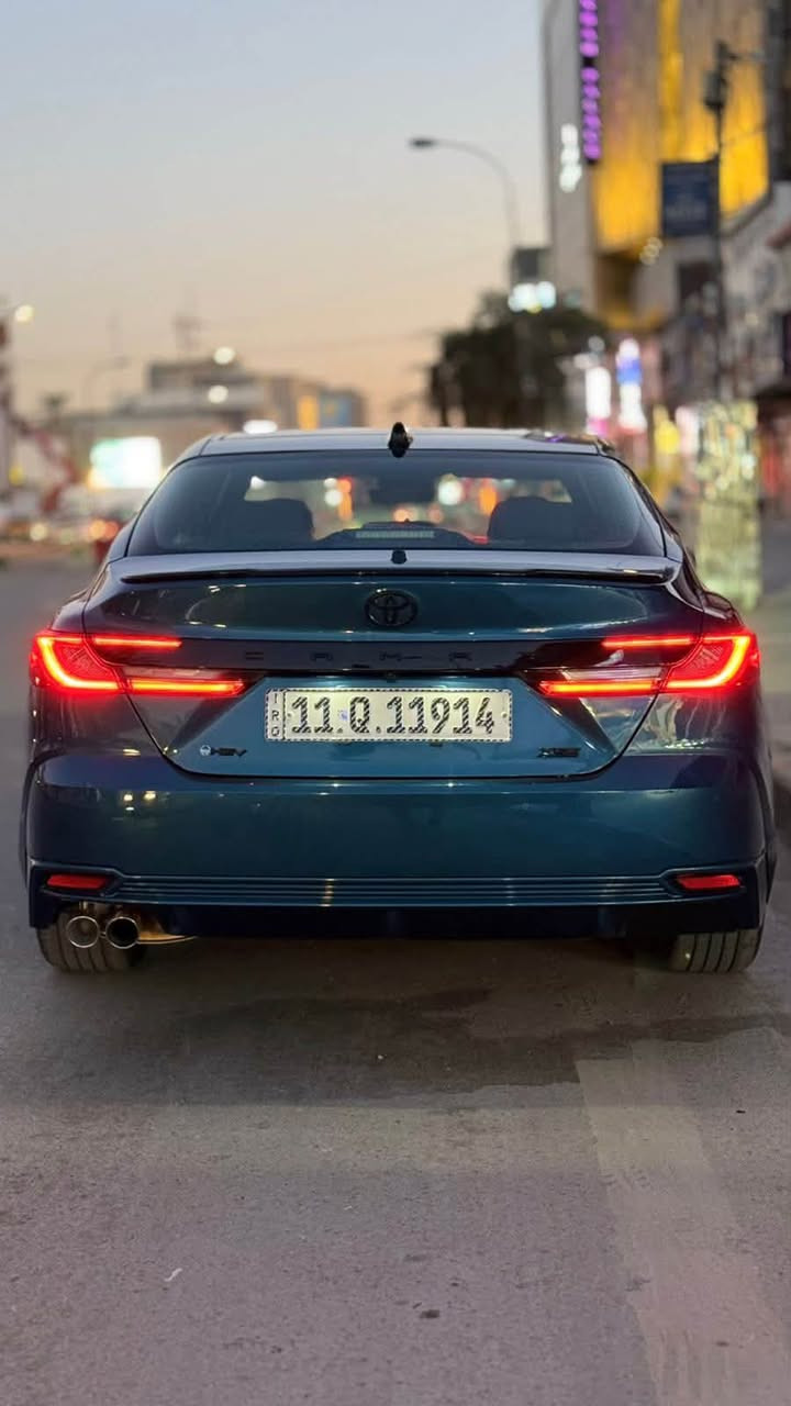 Camry 2025 XSE Plus HEV 
كامري 2025 هايبرد XSE Plus
عداد المسافة 25 الف 
 فول مواصفات 1/1
4 كامرات 360 درجة ، داتا شو , تدفئة و تبريد كشنات , قطعتين تبريد , قارئ انتباه العين , تدفئة ستيرن , كراسي كهرباء , سقف بانورامي متحرك , شاحن موبايل لا سلكي , شاشة الوسطية كبيرة متعددة الوسائط , شاشة العدادات دجتل , تشغيل عن بعد , انارة داخلية محيطية , رادارات محيطية ورادار امامي وخلفي , 4 حساسات امامية و 4 حساسات خلفية , نظام صوت JBL , نقط عمياء , بعد بيه هواي مواصفات ….
ضرر السيارة جانبي سطحي بدون دواخل بجم كبس وخلف كبس  جميع ايرباكات السيارة سليمة وصار بيه تعمير على گد الضرر
رقم الشاصي 4T1DAACK1SU121886
السيارة رقم بغداد بأسمي 
مكان السيارة بغداد الكرخ حي العدل 
السعر 263 ورقة وبيها مجال بسيط 
 للتواصل  *********** اتصال او واتس اب
