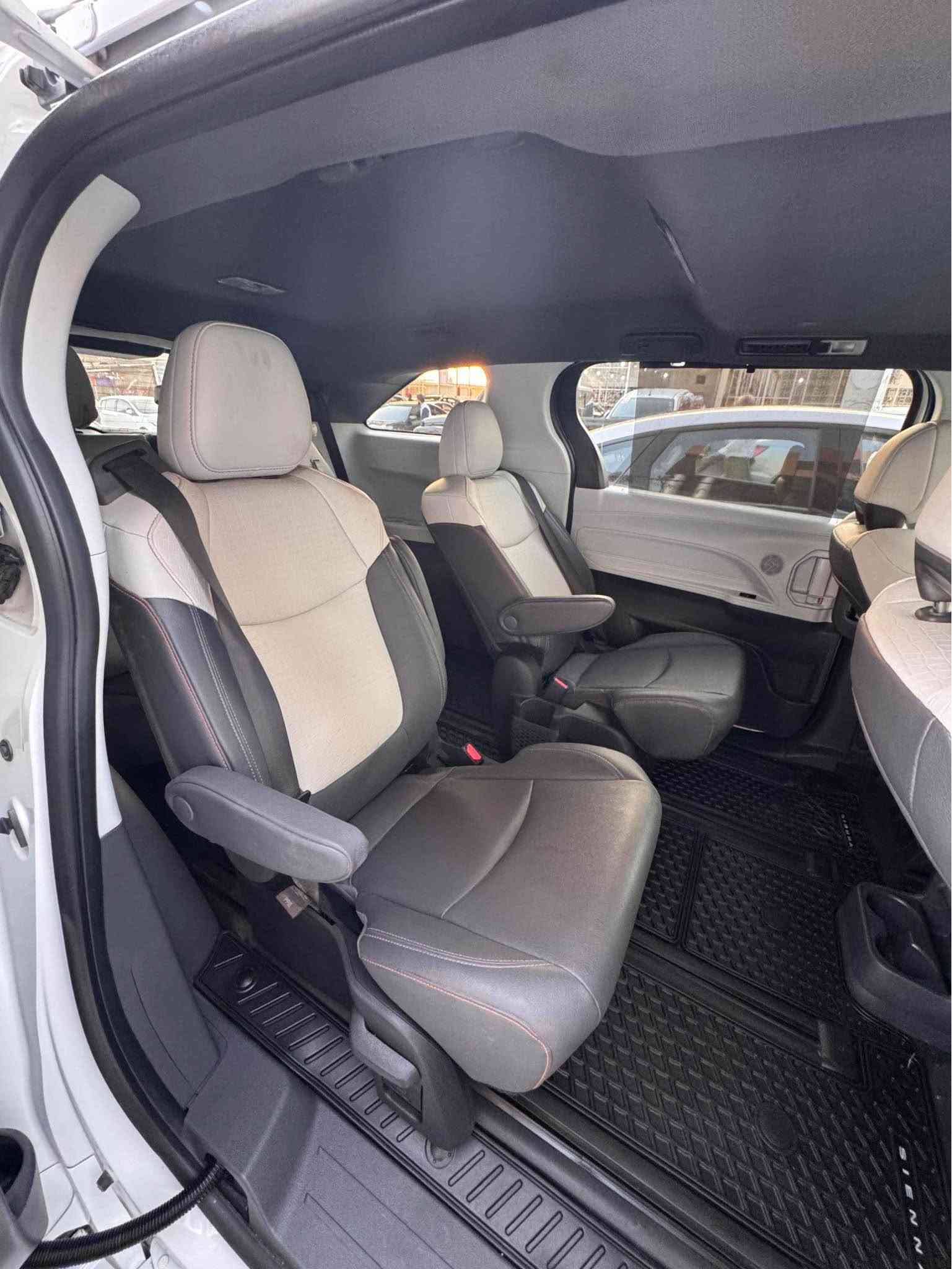 Toyota sienna 2024 xse
تويوتا سينا سيارة عائلي 
فول فول مواصفات داخل لونين كشنات جلد مواصفات xse يعني فول من الاخير سياره رقم مالته ما مكسور ضمان ترقيم مدة ثلاثه شهر تكدر ترقيم اجره و لو خصوصي بكيفك و سياره بس بونيت اني سبغته بس رش بدون نقته دواخل رقم شاسي موجود بال منشور بدون دواخل بدون ارباك سيارة يعتبر زيرو ماشيه ٣٣٠٠٠ الف كيلو متر بعد كل شي مابي سعر ٣٢٠ ورقه و بيها مجال للطيبين تحياتي للكل 🙏🏻
رقم تلفون ***********
*********** أربيل, العراق

