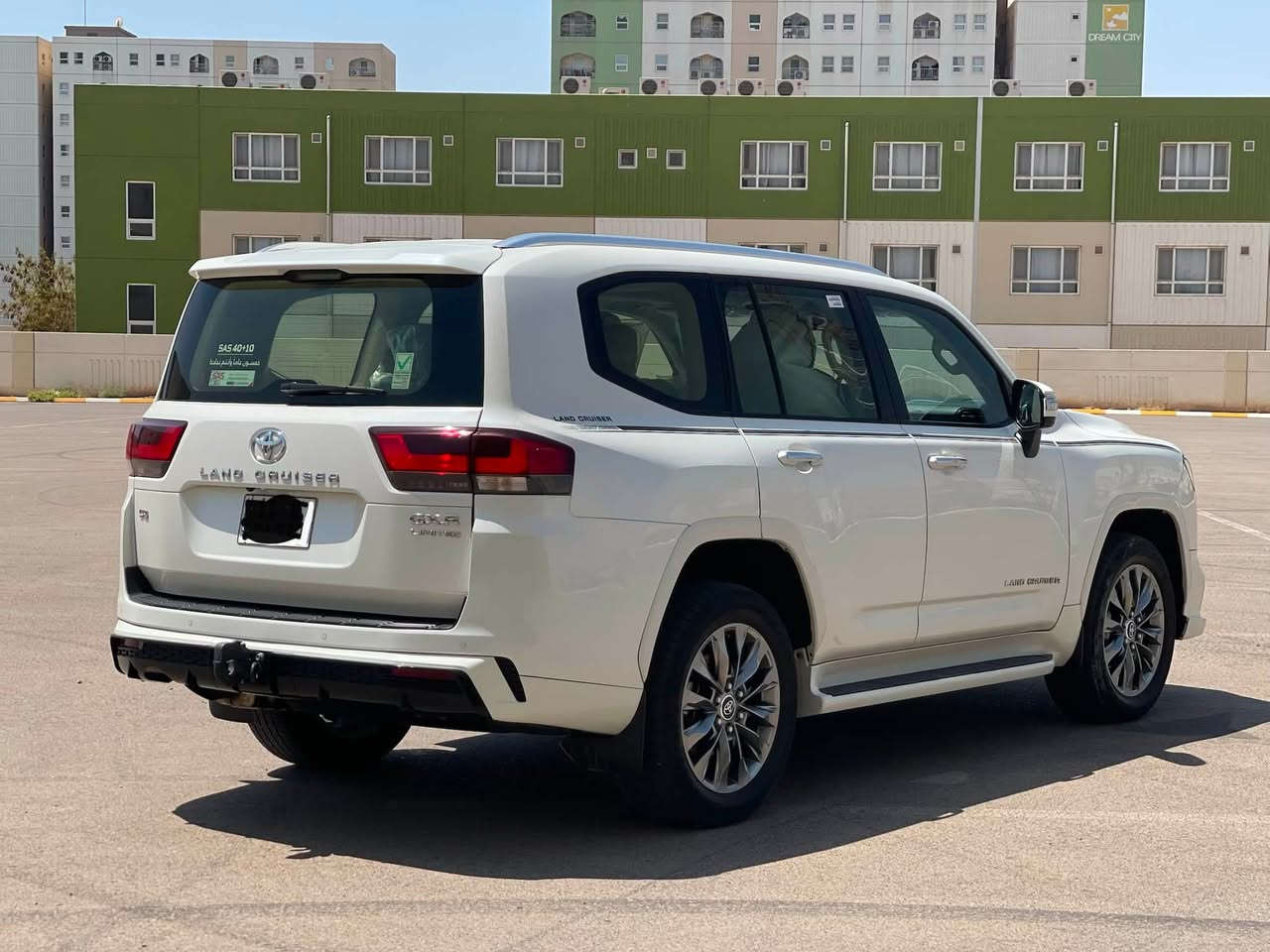 سلام عليكم
‏Toyota لاندكروزر  ساز 
موديل (2024) رقم بغداد بسمي 
موصفاتها معروفه 
كفاله عامه من صبغ 
بيها بارد فقط 
ماشيه43الف 
مكاني بغداد بسمايه  
سعر(67) وقابل لتفاوض  
رقمي (***********)
