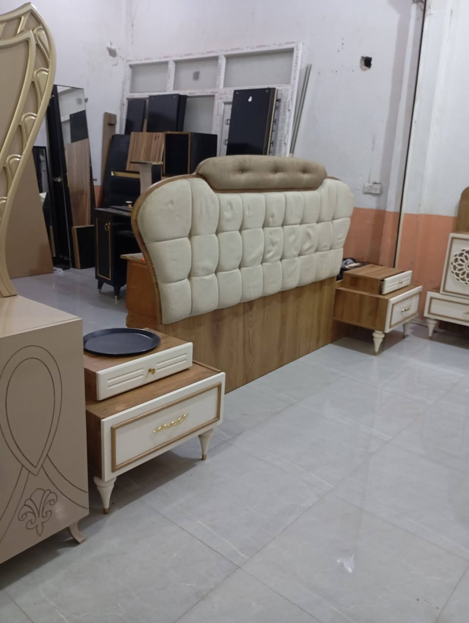 عبغرف نوم تركي ماركه 9قطعه غرف نظيفة وحلوة وشد ونقل وياها للطلب على الخاص والرقم ***********
