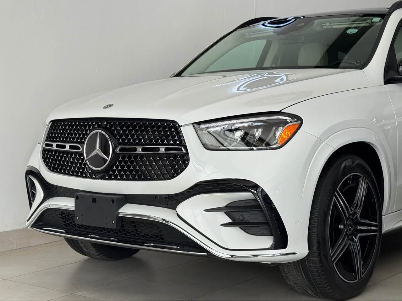 Mercedes benz Gle450e
موديل2024
فول مواصفات 
Img
5كاميرا
ناو كريمي
هايبريد وبنزين
دعامي بيشه وه ى صبوغه 
نرخ52000$
*********** أربيل, العراق
