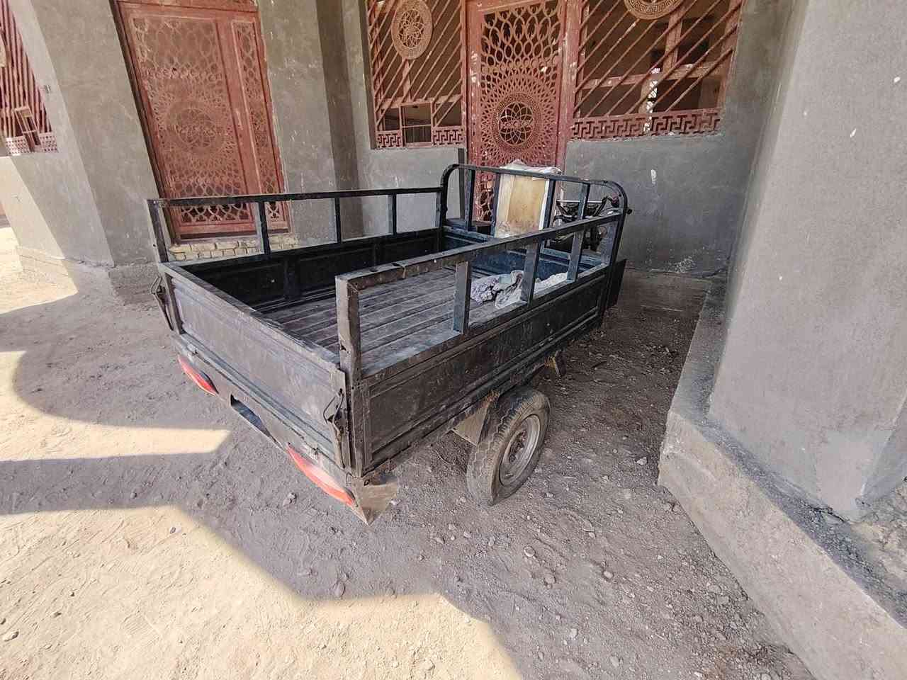 سلام عليكم للبيع ستوته  نقصهاا بس تاير خلفي وكلاجات  رقم ***********
