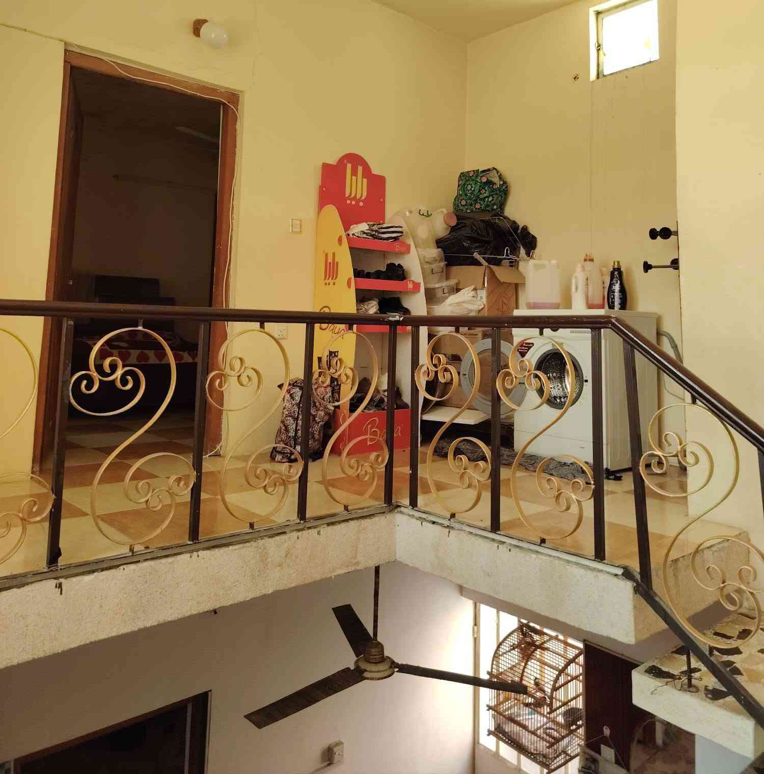 💒 بيت طابقين للبيع طابو صرف في خانقين حي دولار على الشارع الرئيسي 🏠 المساحه 189 متر 9*21 🏘️ يحتوي الطابق الاول على
🟨 1 غرفة نوم واستقبال وصاله ومطبخ ومجمع صحيات وكراج سياره وحديقة 
🟨والطابق الثاني 2 غرفة نوم ومجمع صحيات وبيتونه 
💥علما فول سيراميك وسقوف ثانوي البيت موقع مميز وراقي على الشارع العام 
🟨 السعر 100 مليون وبي مجال 
🟨 للمراجعة مكتب سمير للعقار توله فروش للأستفسار عل الخاص/***********
💒 بيت طابقين للبيع طابو صرف في خانقين حي دولار على الشارع الرئيسي 🏠 المساحه 189 متر 9*21 🏘️ يحتوي الطابق الاول على
