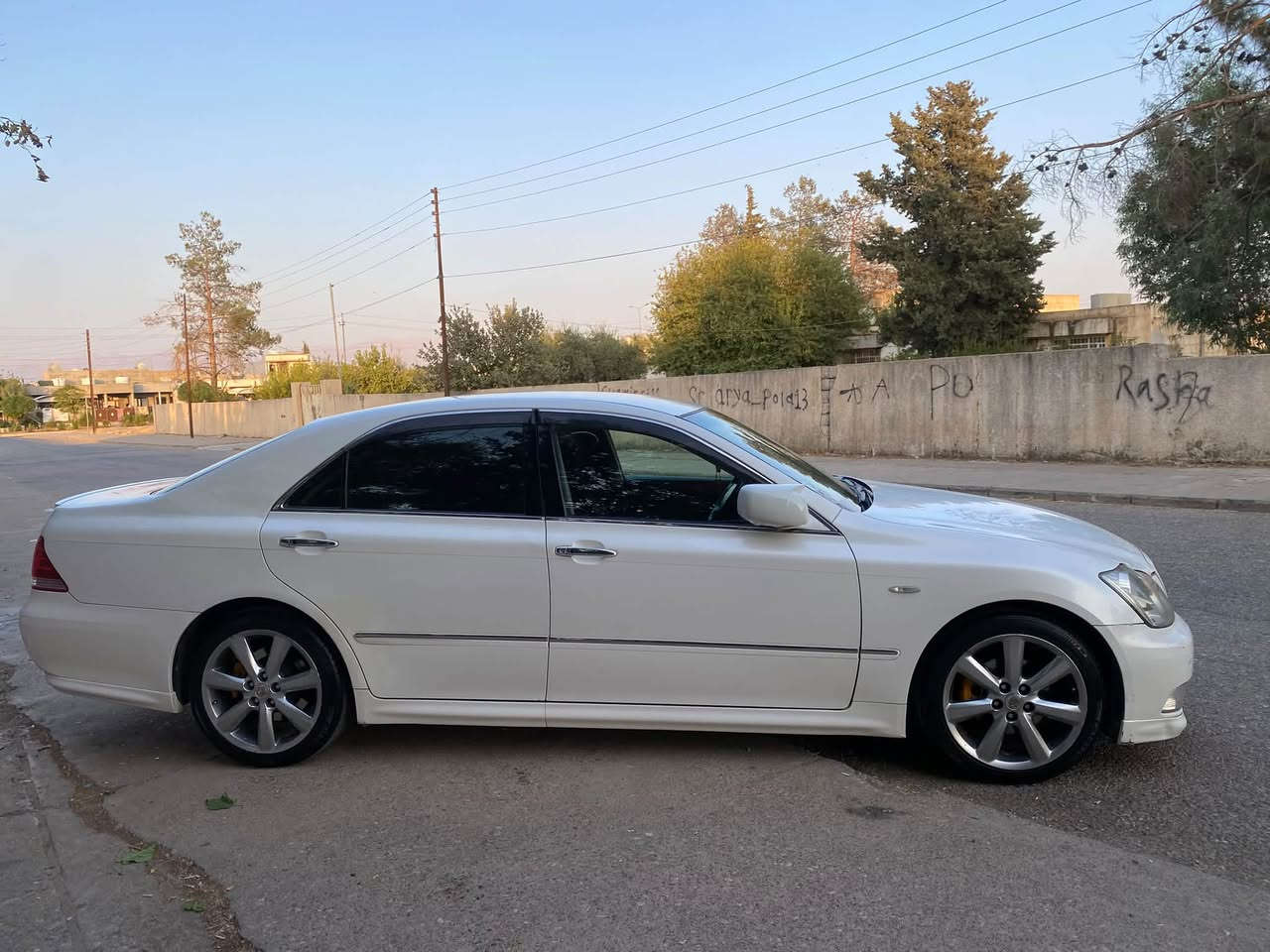 ماشەللە لە مالی هەموو لایەک❤️📦
 
‏Toyota crown shahina182 . سپۆرت 🚀2005 🤍
کۆدی بۆ کراوە   ☑️خاوەن کۆد مەوجودە✔️

گێر گەورەی مەکینە گەورە بێ دووکەل   ☑️

سەیارەکە بێ بۆیاخە 📦 تەنها دوو پەڵە بۆیاخی ئەوروپای هەیە. 
 بێ مەسروف بۆ مەسروف مەگەڕێ سەیارەی ماڵانە .
کەڤەر شەنسی کۆسەرە بەشەرت . گێرو مەکینە بەشەرت. کۆد بەشەرت.

  ( سەیارەکە موسە .  )
 
٣دووگمە 
ناو ڕەشی ساج سوور ❤️📦ساجەکانی زۆر جوانە ❤️👑
کوشن خەزن
سوکان کارەبا
شاشەو کامێرە
 لایت ناوچەی کوێر
لیدی بەرقاچەکانی بۆ دانراوە 
حاسە  دواو پێش مەزبوت 
مجمووعە لێکزز
کوشن کارەبا  
ئاوێنە شەفت
چوارتایەو ویلی لۆکی دینگەی  تاقمی لەژێرە 📦      
پاتری لۆک 
کامل سێرڤزز کراوە
برێک بەسراوە
کامل پۆلیش و سماتە کراوە 
جامی دواو پێش هەلگیراوە 
تەبرید ساردو گەرمی مەزبووت

 ڕۆنی گێر و مەکینە گۆڕاوە . 

  سەیارەکەمالی مالی دۆستە 🌷 

شوێن (شارەزوور .هەلبجەی تازە)
 
***********
ڤایبەرو وەتسئاپ لەسەرە .

