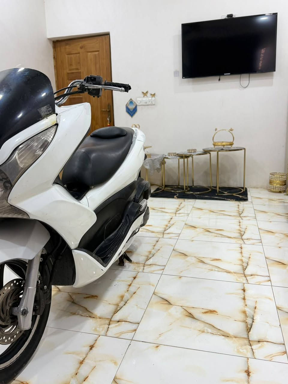 سلام عليكم  دراجه pcx جيل لاول اللبيع ماشيه 25 الف حقيقي  دراجه شلعه معدل خير من الله  كهرباءيات  كلهه  شغاله دراجه جديده بلاديه  اي نقص مابيهه دراجه مكفوله كفاله عامه الدراجه مال رمبه المكان بغداد الدوره السعر مليون 300 وبيهه مجال رقم ***********

