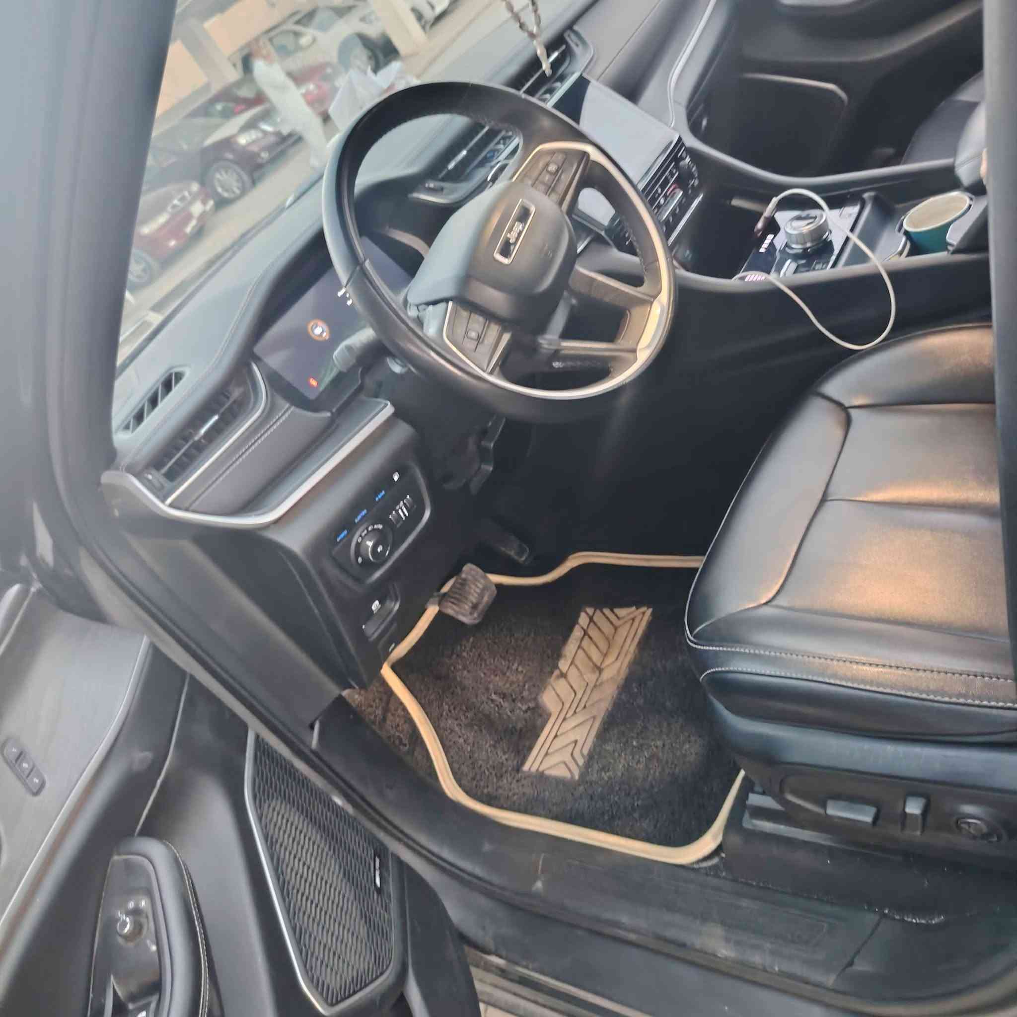 جيب ٢٠٢٤ بلكن هايبرد سياره فول مواصفات 
بنوراما 
فول تحكم إستيرين 
شفتات سرعة 
رادار امامي و خلفي و جانبي 
مثبت سرعة 
سياقة ذاتيه 
كشنات ٤ تدفئة 
ستيرن تدفئة
٥ وضعيات سياقة سبورت و اوتو ومنحدرات و ثلوج و جبلي 
فور ويل 
نزول منحدرات 
 
جلد اسود 
جنطه كهرباء 
لد امامي و خلفي 
خزن كرسي ٣ وضعيات 
مخارج شحن متعدد و سريع 
تبريد  قطعتين  امامي و خلفي 
 
٣ أنظمة للسياره كهرباء فقط او محرك او هايبرد   إمكانيه عاليه في سياقه 
بعد اكو هواي مواصفات 
سياره جديدة و جاهزة و مكفوله من كل نقص 
ضرر فقط نصف دعاميه
السعر 295$
بيها مجال
للاستفسار و للمزيد من المعلومات يرجى مراجعة المعرض *********** معرض حفظي
