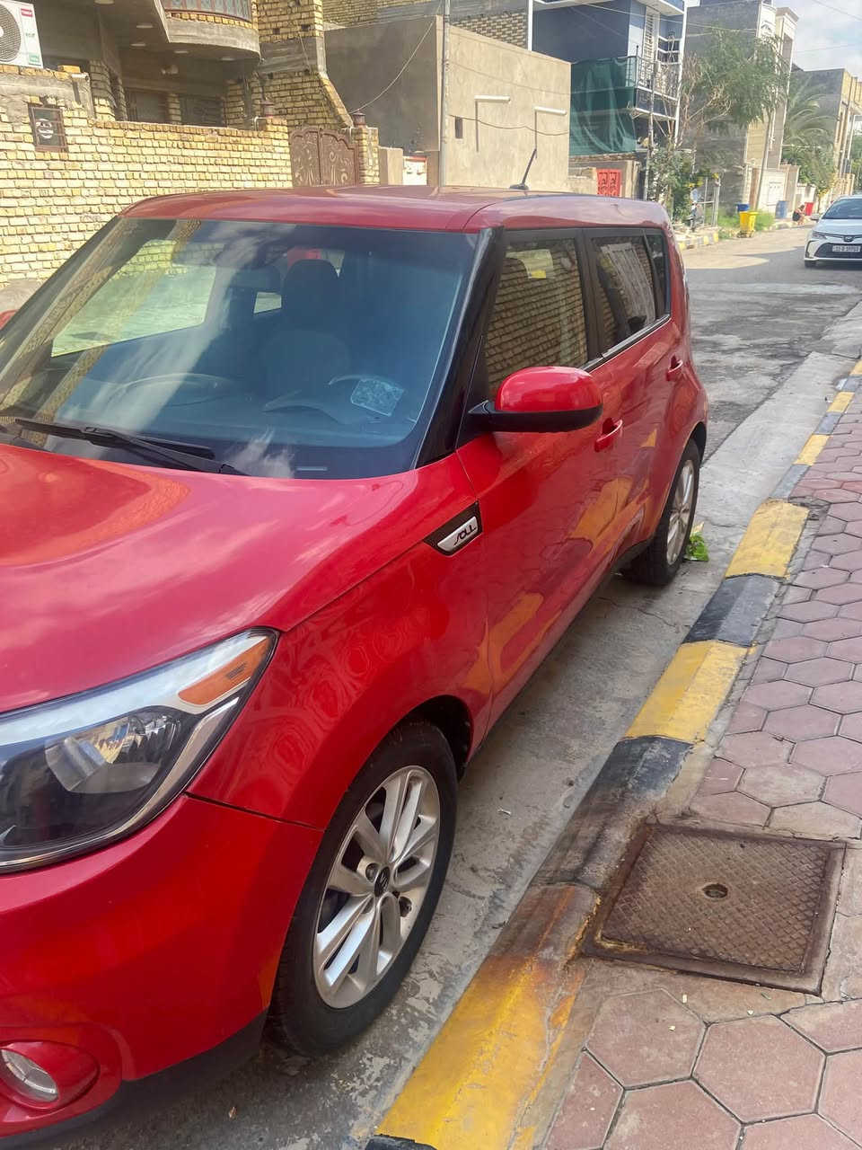 كيا صول ٢٠١٨ محرك ٢٠٠٠ السيارة بيهه جاملغ وبنيد جاهزة صدر جديد تخم تاير تبريد ثلج متصرف عليهه السعر ١٢٣$ورقة بيهه مجال موبايل ***********
