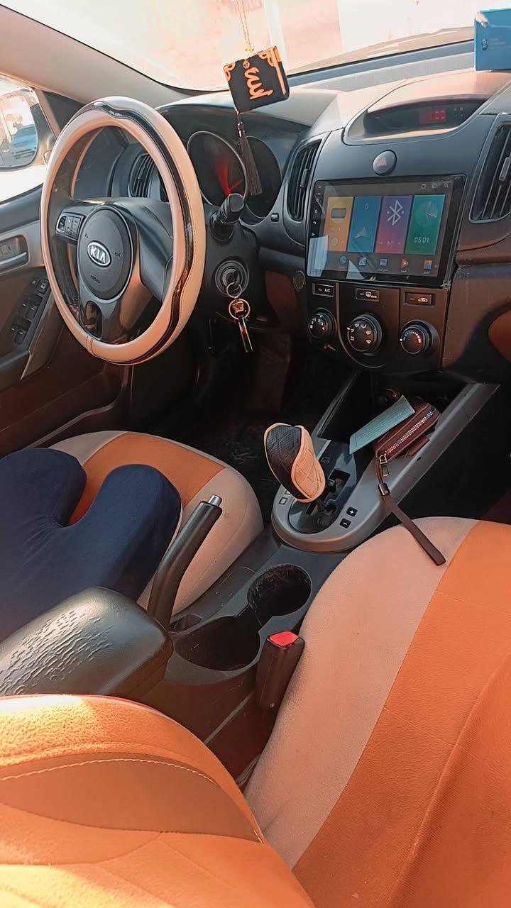 سيراتو موديل ١٠ 
محرك ١٦ مكفول والكير مكفول دهن محرك هايدروليك كير جديد
شاشه حساس فتحه اشاير بالمري مواصفات معروفه
بيه ٣ قطع تقريبا 
على ايدي مابيه نقص كلوب كلشي شغال 
السياره مابيه تلزيك ابد اصرف عليه امانة الله 
المكان الرمادي  ***********
السعر ٨٥ بيه مجال

