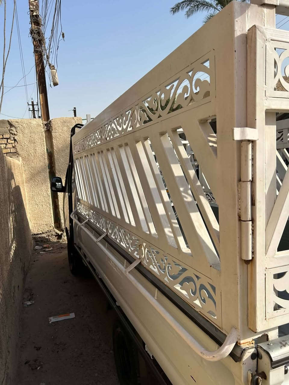 سلام عليكم عندي محجر للبيع بوري شخاطه شغل حلو عنوان مدينه الصدر شارع الأورفلي رقم الهائف ***********
