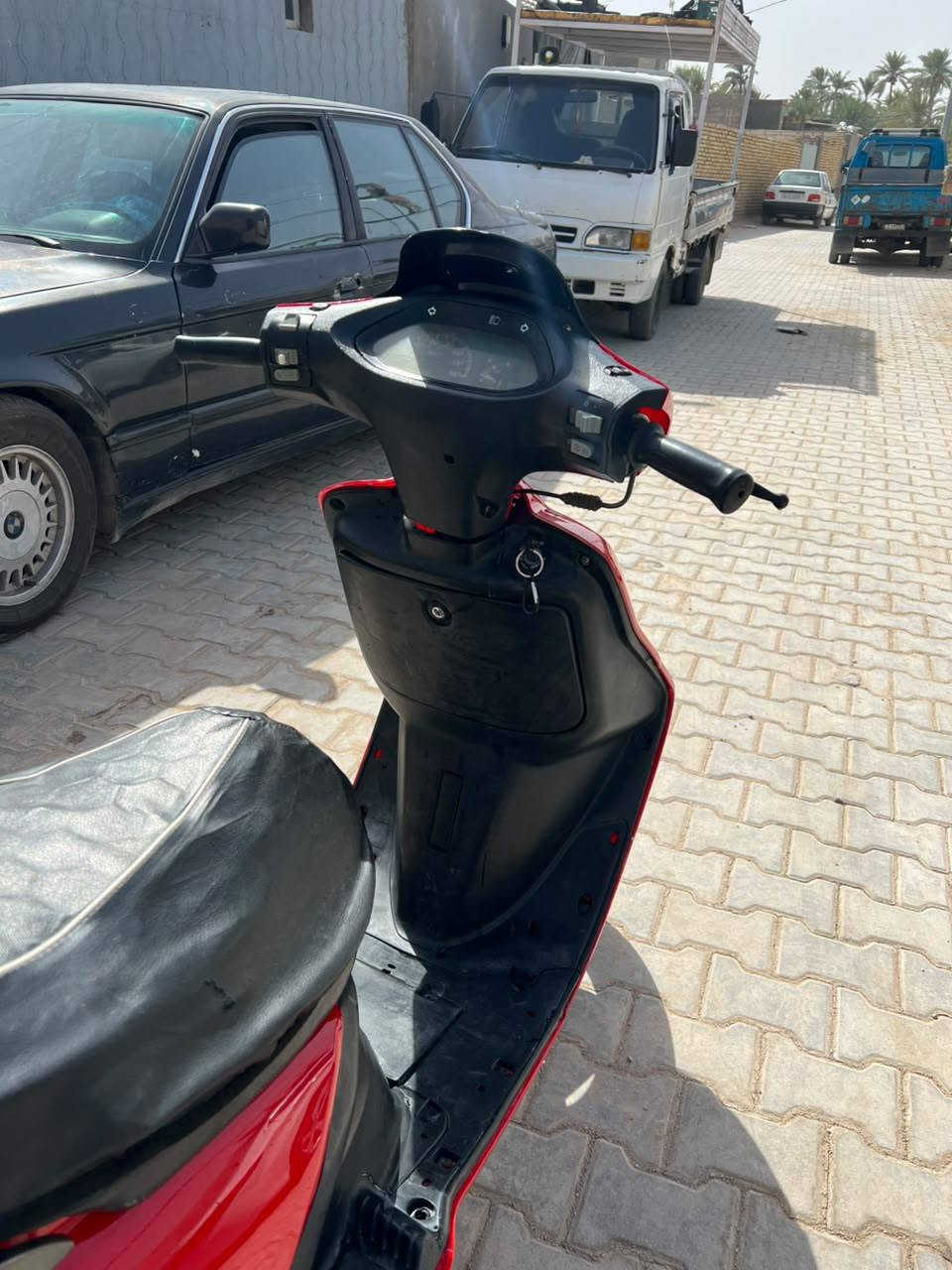سلام عليكم للبيع دراجه فحل مكينه ولفات مفتوحه فقط تجي تفحص المكينه ناعمه شلعه مشي حلوه ونضيفه  كهربائيات كله شغاله سلف اشاير لايتات عالي ناصي دبلات امامي خلفي كله شغال  تايرات جدد الدراجه نقصه بس عداد مكان الدراجه ابصخير الحيره ااسعر 350 وبيه مجال للطيبين رقم الموبايل ***********
