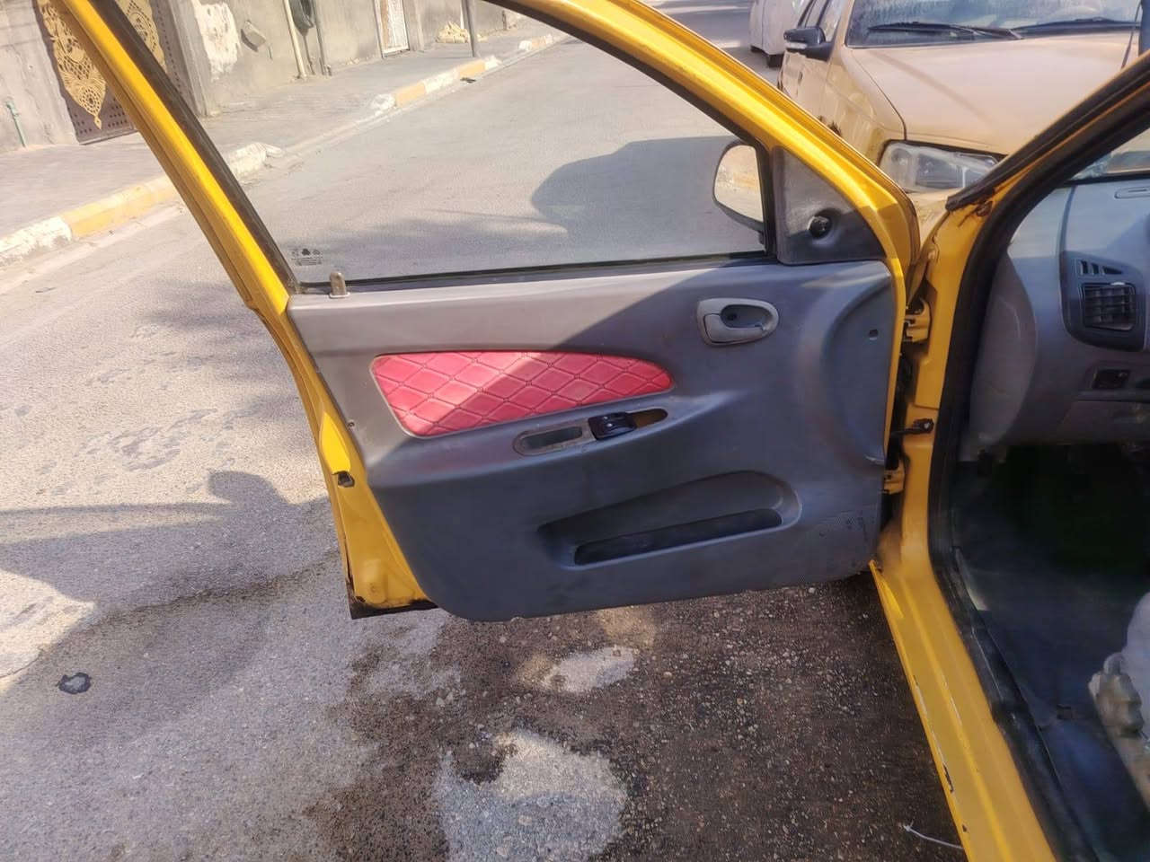 موديل 12 جاهزه مانقصها شي مكينه وكير وتبريد شرط حداديه أمامي وخلفي جدد تخم تاير جدد السعر28 وبيها مجال بيع او مراوس مكان السياره سماوه رميثه ***********
