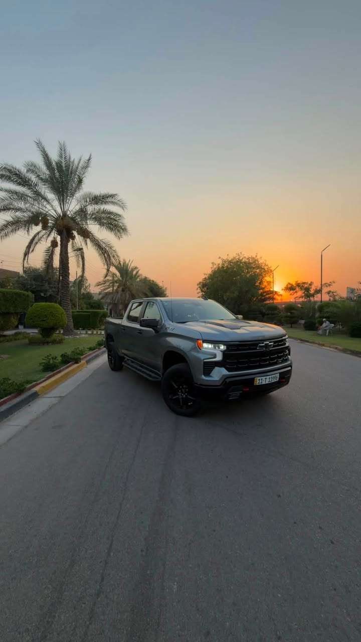 السلام عليكم
للبيع

Chevrolet Silverado 2025 Z71

محرك 8 سلندر 5300 فور ويل

للي يدور سيارة مميزة وفخمة وشبابية ونصبه حلوة ورياضية ولون مميز

ماشية 23 الف ميل فقط على وضع الشركة

داخل جديد دشبول ديجتل مال تاهو

حادثها سطحي وبدون دواخل صبغ جاملغ  يسار امامي فقط 

صور الحادثة مرفقة

السيارة جاهزة وبدون اي نقص

السعر 3.65$ وبيهة مجال 

مكان السيارة بغداد حي الجامعة

للاستفسار ***********
