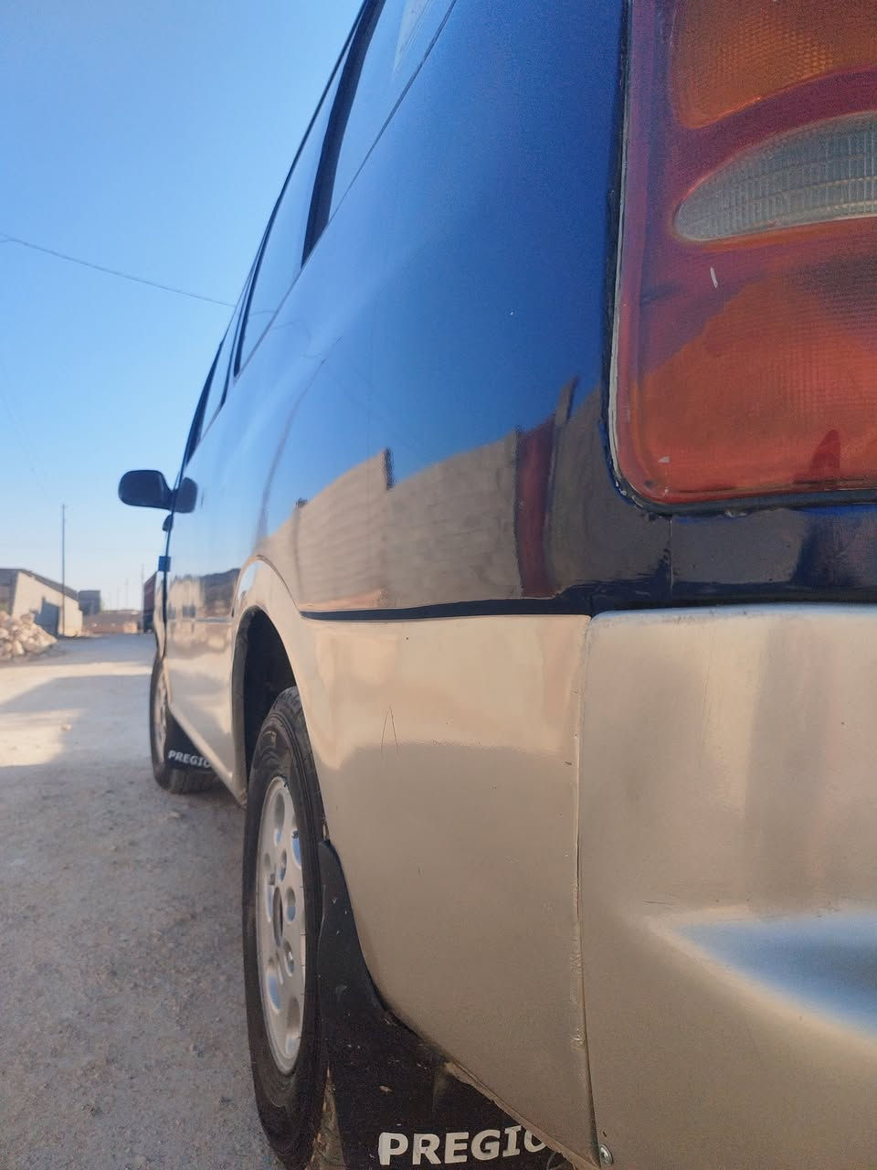 سلام عليكم بريجو البيع موديل 96معمرع جديد علا نضاف محرك اوربي كير وكسن مكفولات شواصي مكفولا بيهن واحد جهت العبري شوي منمل ترهم مراوس بتكسي   ***********
