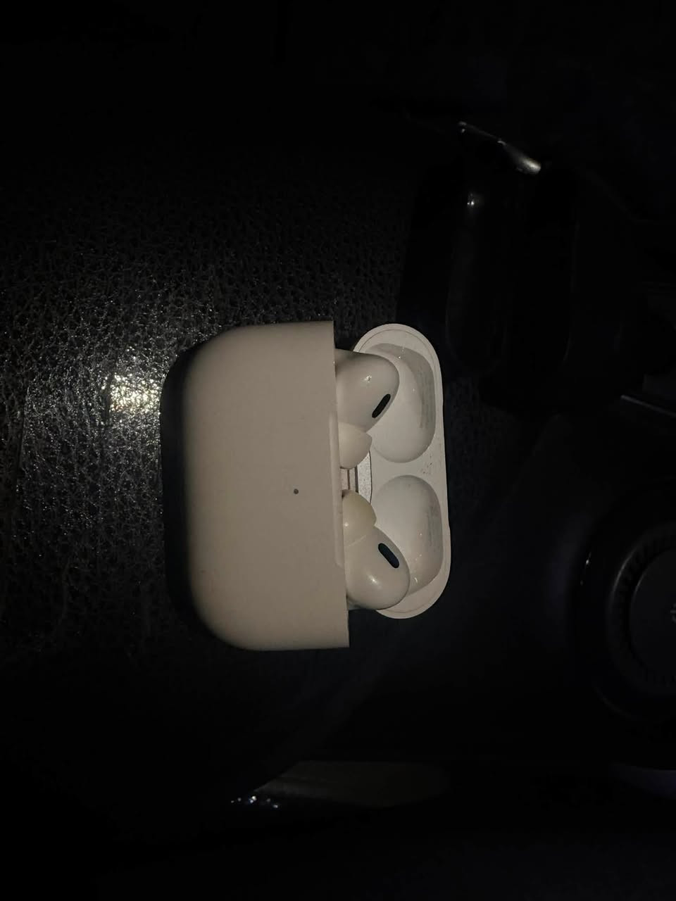 � للبيع(2 AirPods Pro )

سماعه(2 AirPods Pro )بحالة جيدة جدًا، شغالة بدون مشاكل، مع علبة الشحن الأصلية مكاني بغداد بنوك ***********
السعر بكيفكم 👌
