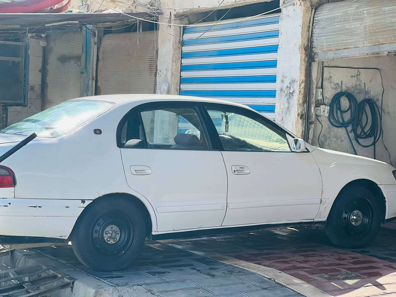 كرونة • ٢٠٠٠ • رقم نكليزي