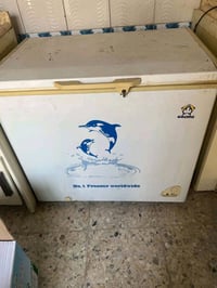 مجمدة كبيرة سعرها ٧٥الموقع مدينه الصدر