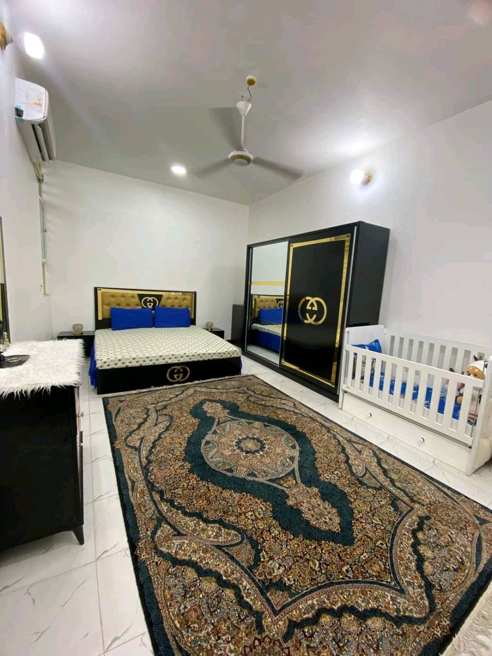 بيت للايحار
شارع المطار القديم بيت بناء جديد  100