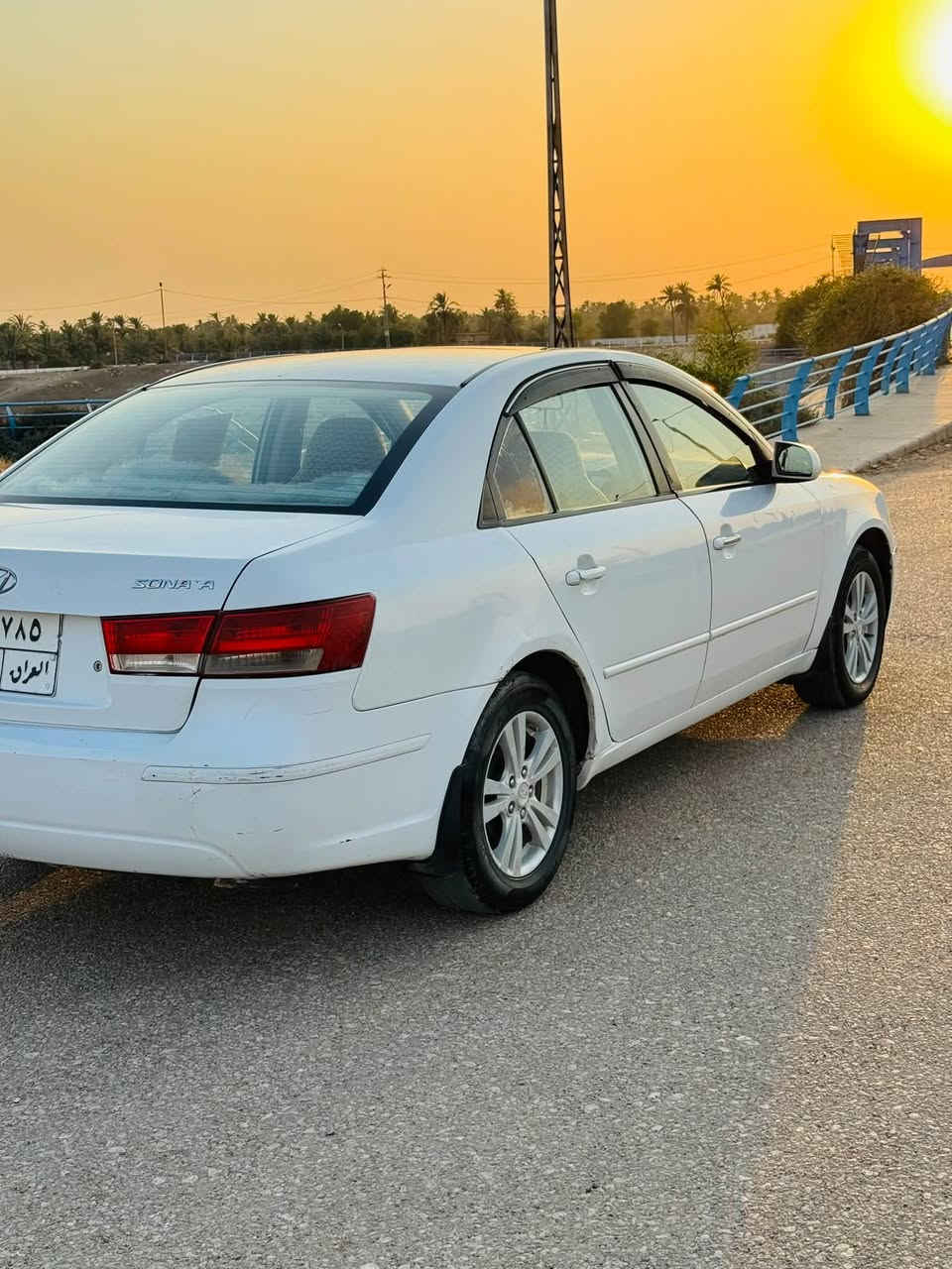 سوناتا 2009 خليجي
مكينه 2000 
سنويه نافذة 
بيها صفحة معورة ومصبوغه
سونارهه موجود  
تخم تاير
 باتري جديد منضومة جديدة 
كهربائيات
 بانوراما 
 تبريد ثلج
 سعرها 70 عنوان ديوانية غماس ***********
