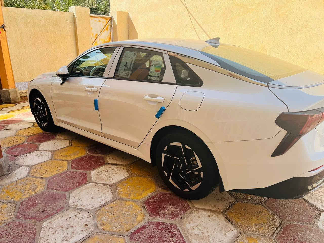 السلام عليكم 
سياره كي فايف 2025 استخدام شخصي من الدوام للبيت 
خليجي كفاله عامه 
ماشيه 23 
رقم بغداد باسمي تريد تحويل تريد وكاله
مكاني ذي قار
‪***********   واتساب ‬
اتصال.    ***********
